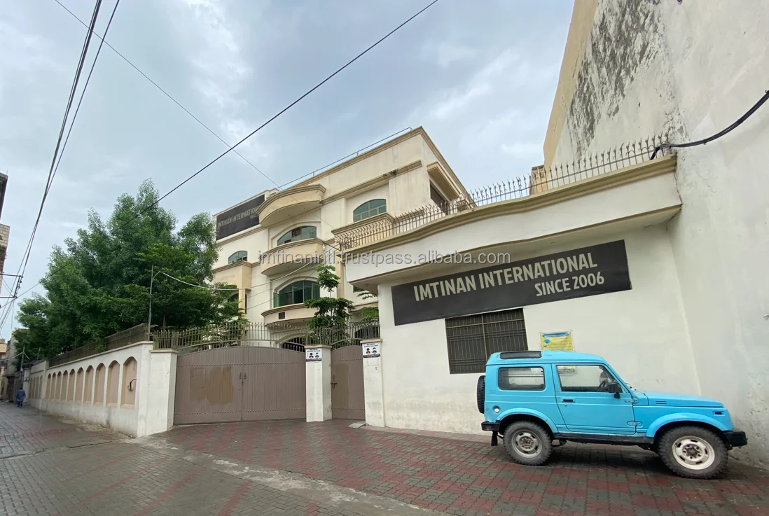 Latest Quality Boxing Gloves (Artificial Leather)