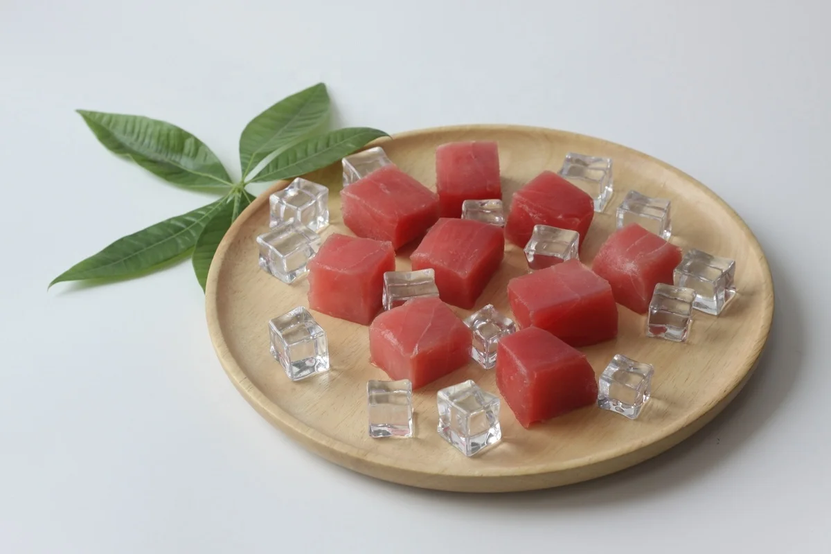 Frozen Yellowfin Tuna sashimi cube, skinless, boneless, CO treated made in Vietnam factory in bulk to export