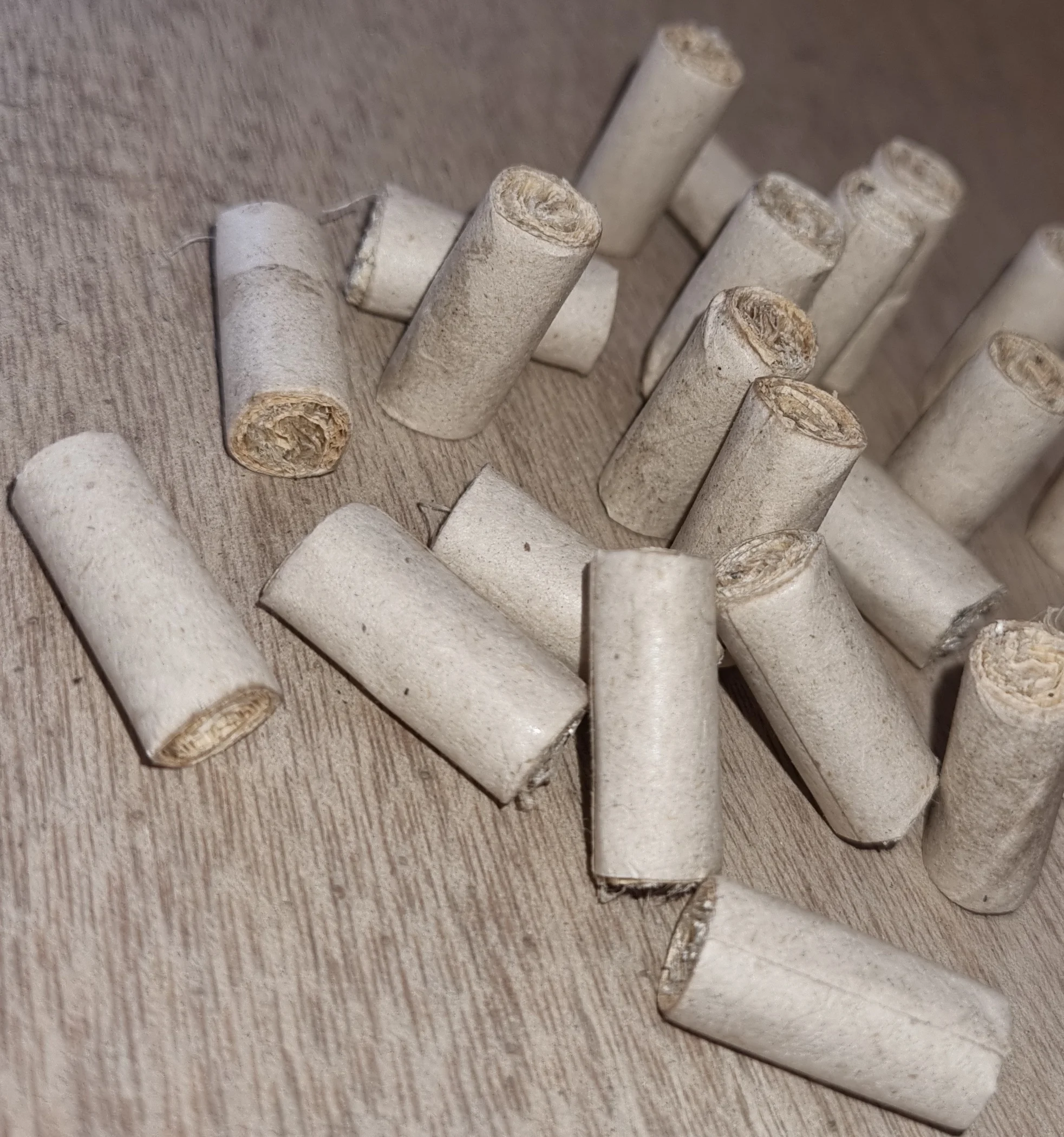 Flavored Punched and Un Punched Corn Husk filter tips in bulk for all sizes Natural pre rolled leaf cordia and tendu
