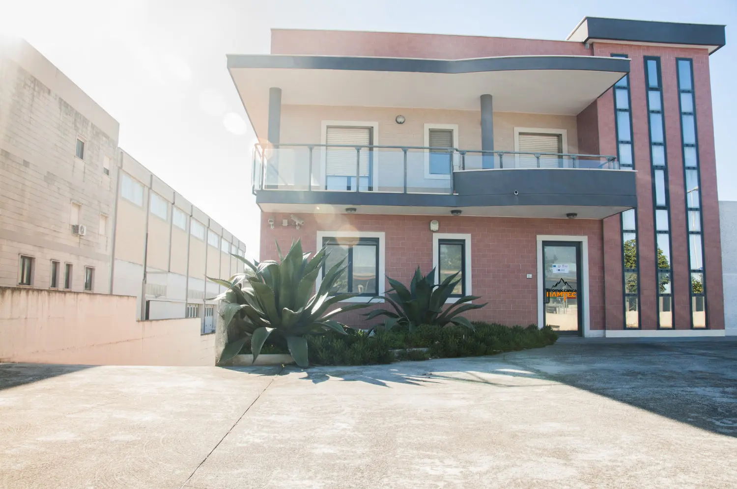 TOP Italian Work Machines Ramtec CR 90 Hydraulic Plates Compactor and Pile Driver for Excavator Compactor Machine