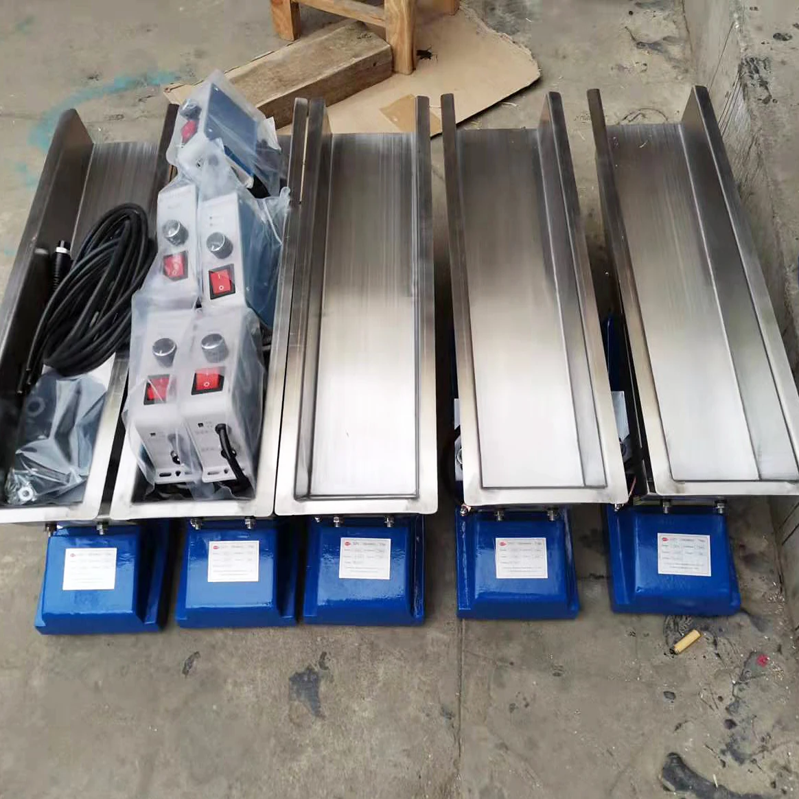 304 stainless steel tray small packaging vibrating feeder linear vibrator with sensor controller