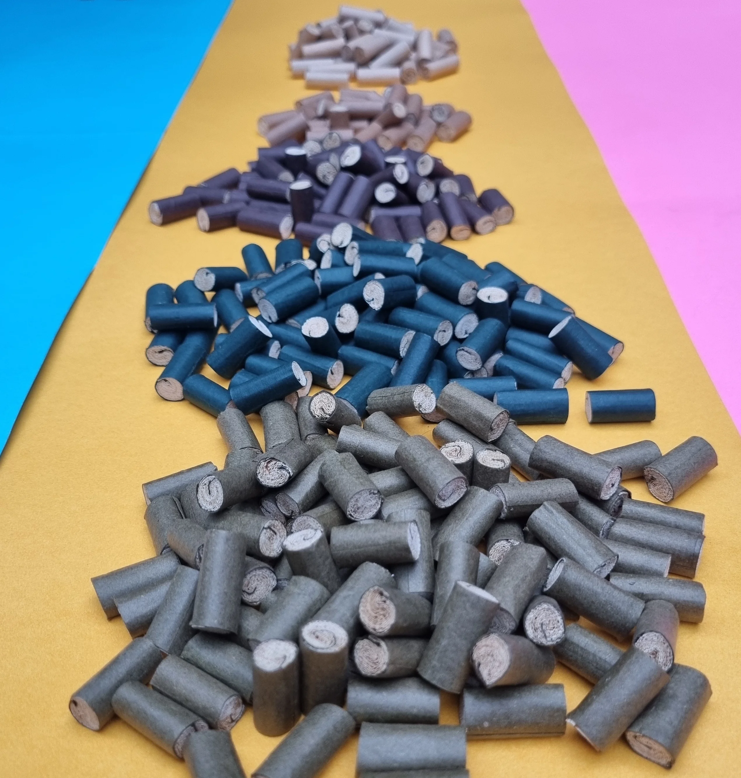 Multicolor Corn Husk Filter Tips for flavored Rolls.jpg