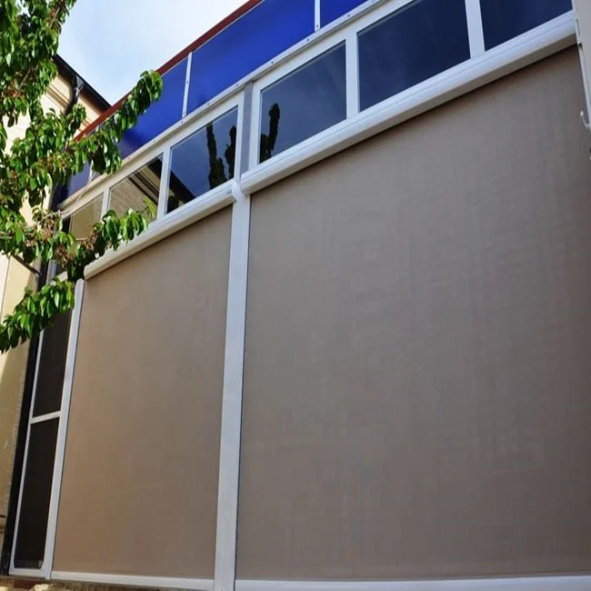 Французские наружные рулонные шторы с электроприводом