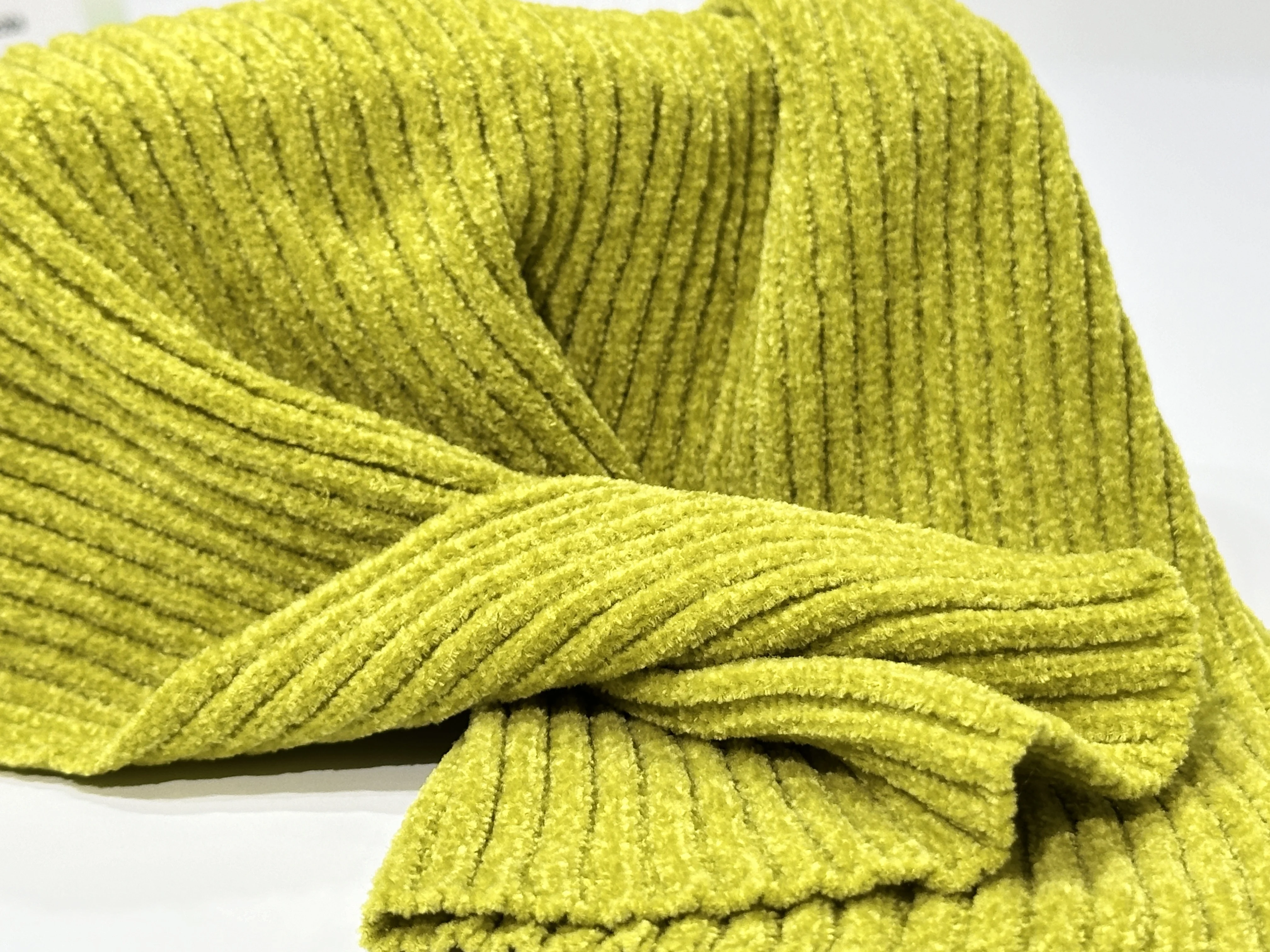 High Quality 100% Polyester Chenille Yarns Fancy Chunky Yarn