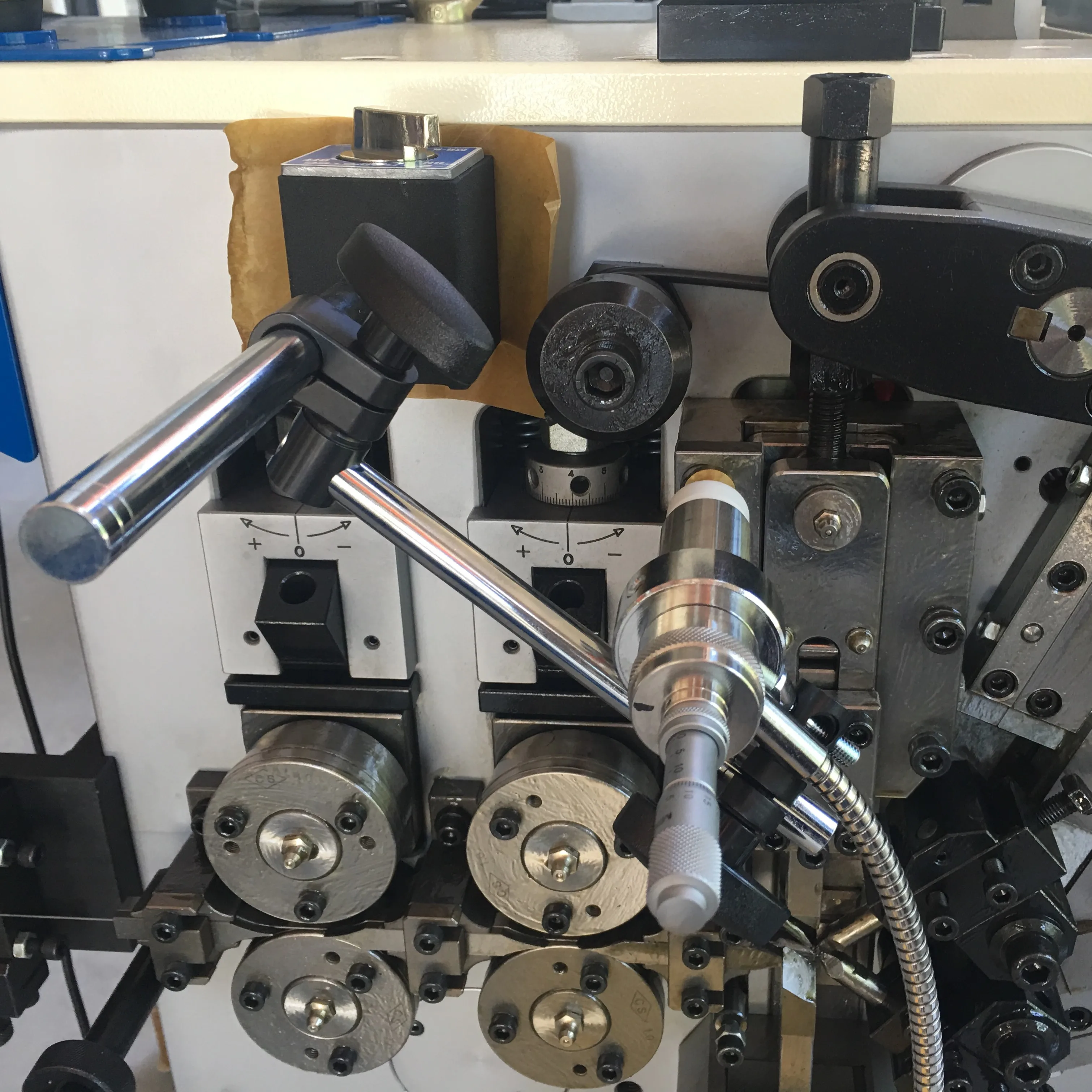 simco csc-216 simple to operate forming hook spring coiling machine