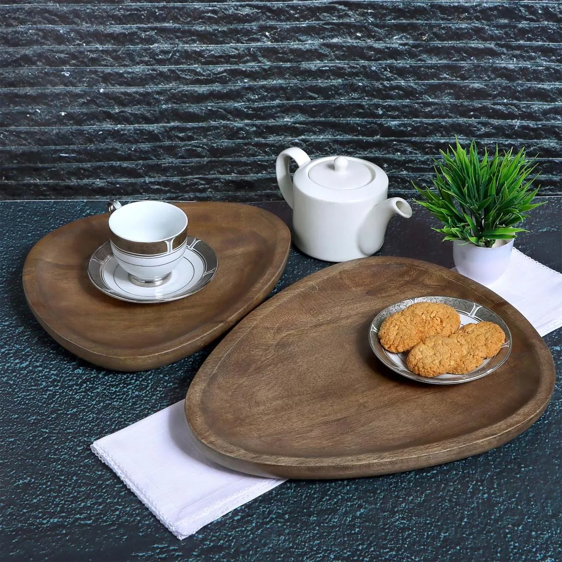 Mango Wood Serving Platters Set of 2 Fruit Snack Serving Wooden Plates Decorative Vanity Platter Tray Kitchen Bathroom Organizer