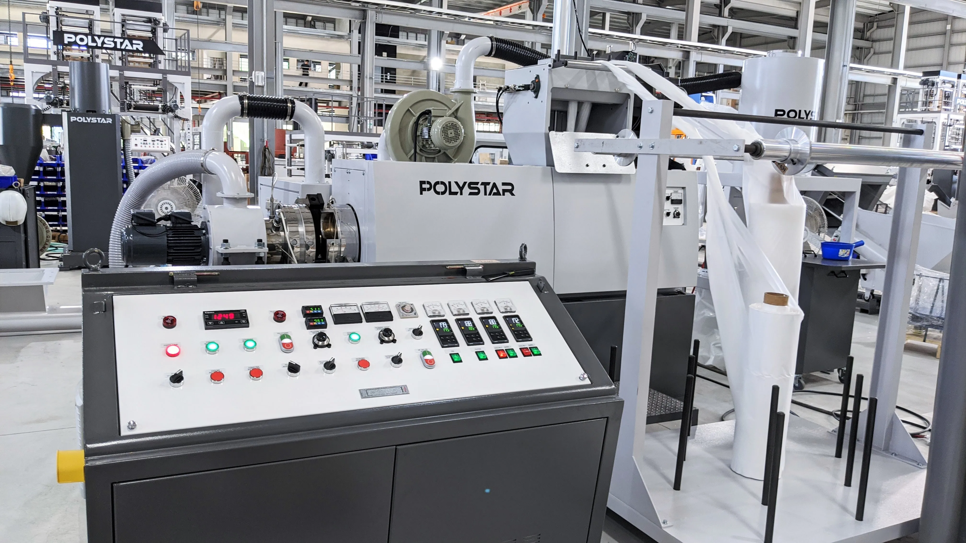 Машина для переработки пневматического пластика