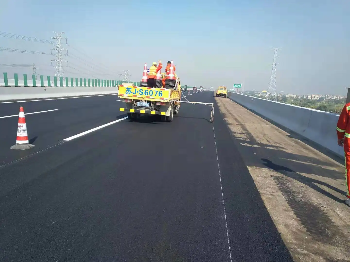 Weather resistance light reflective city road thermoplastic pavement line marking powder paint