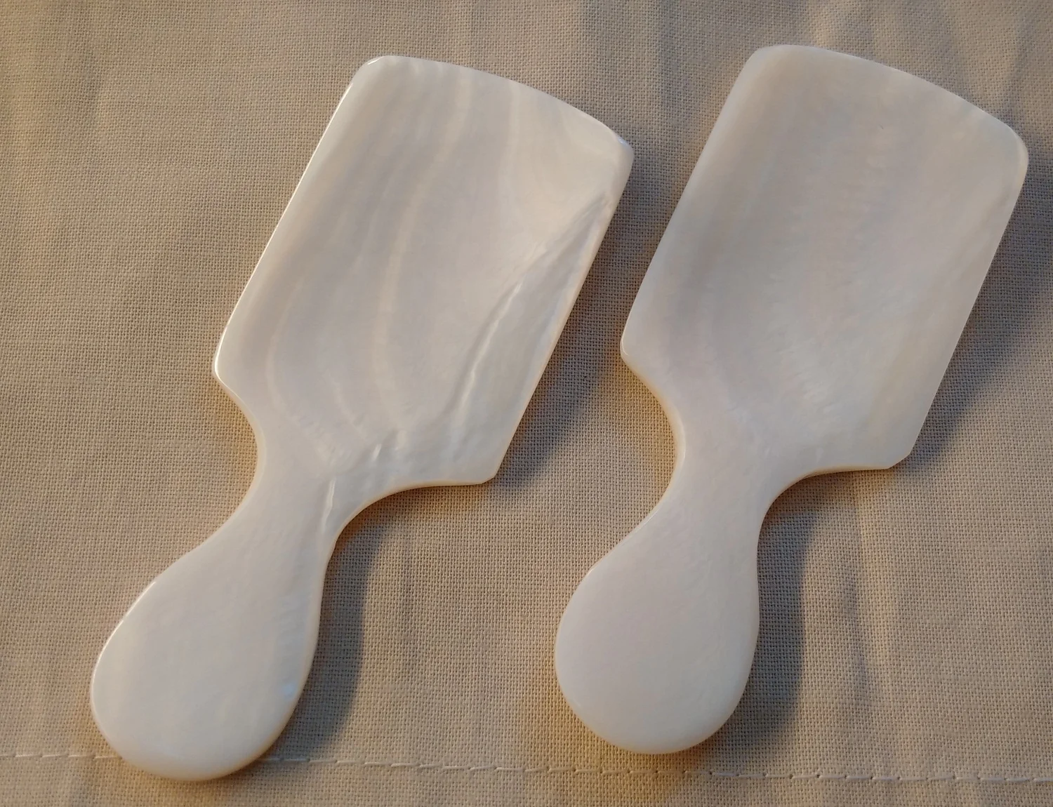 6cm UNIQUE DESIGN White Mother of Pearl Spoon, Caviar spoon