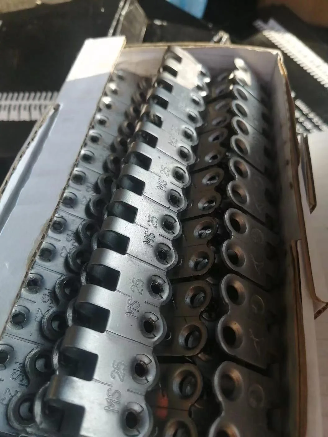 MS 25 Round baler fasteners Conveyor belt fasteners   for baling machines.