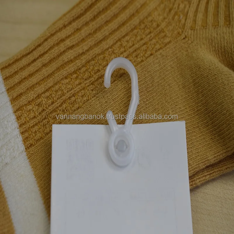 New ecofriendly product QP Hook 10 made by green PE mix with PP garment accessories for clothing packaging socks tags with hook