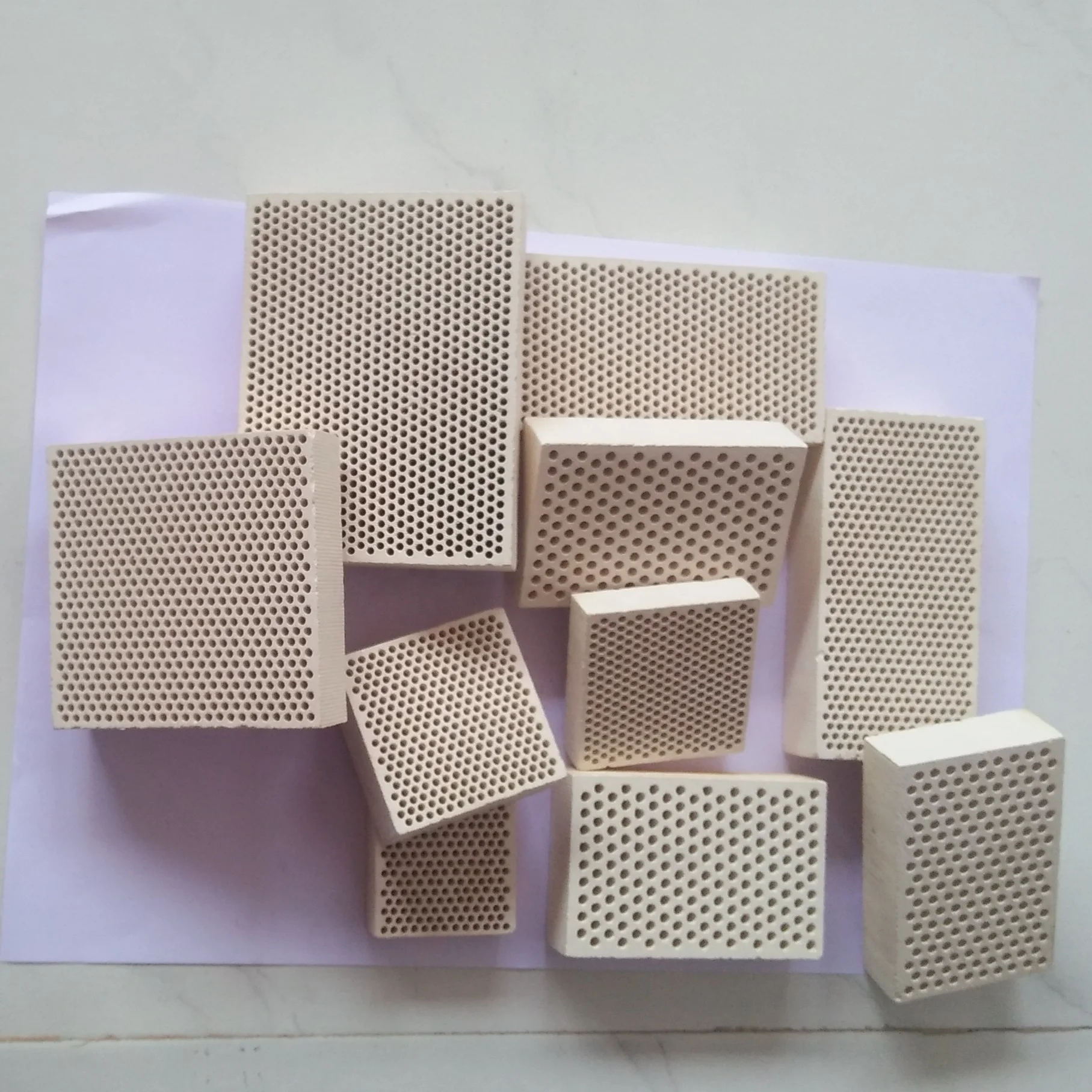 Cordierite and Mullite, High Aluminum Square And Round porous Refractory Honeycomb Ceramic Filter For Metal Filtration