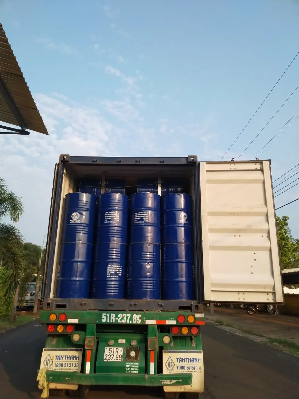 Natural Rubber Latex Liquid 60% DRC for Medical NR White Color from Vietnam Factory Origin