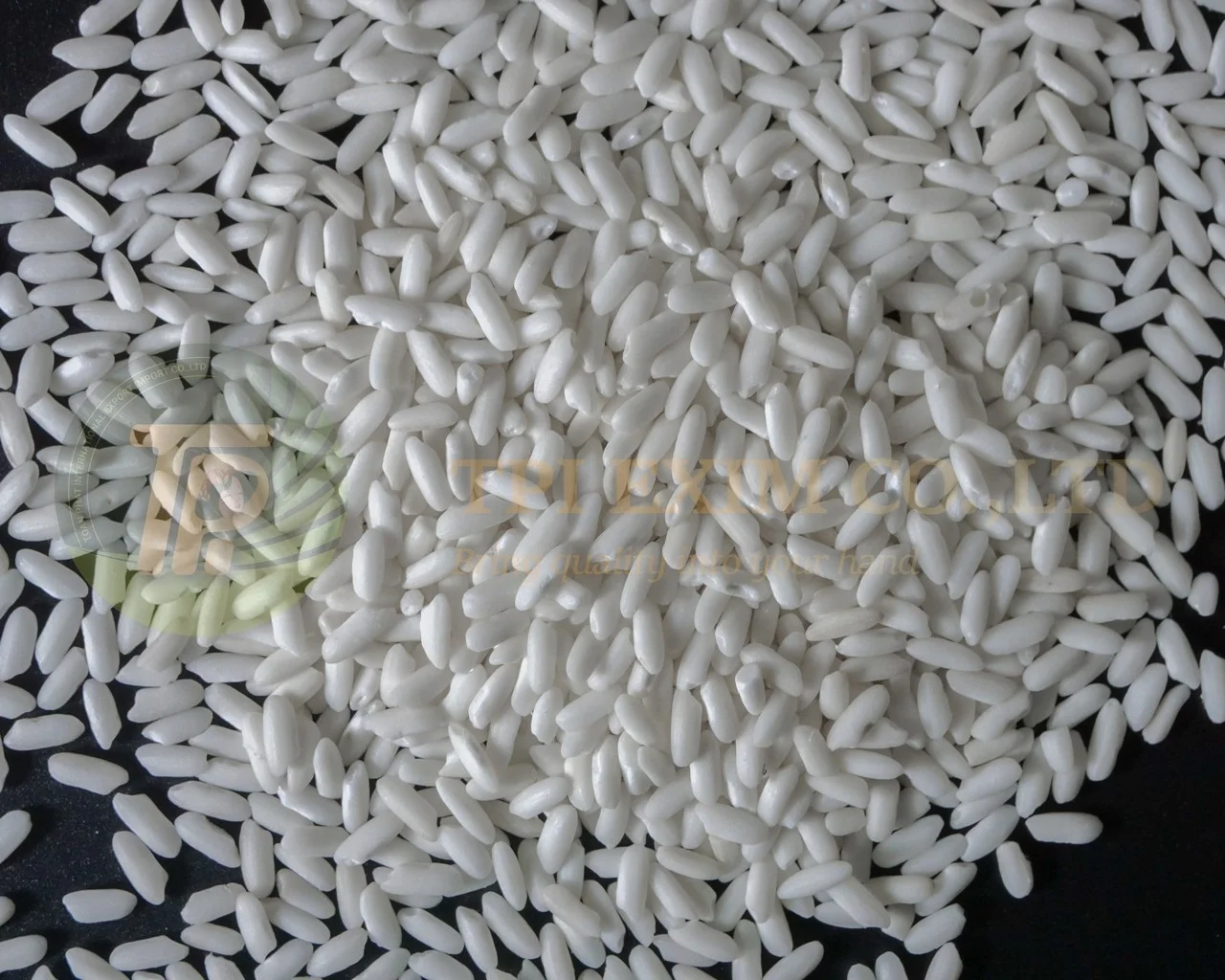 Натуральный клейкий средний рис высшего сорта по низким ценам от вьетнамских экспортеров, лучшее качество, оптовые поставщики
