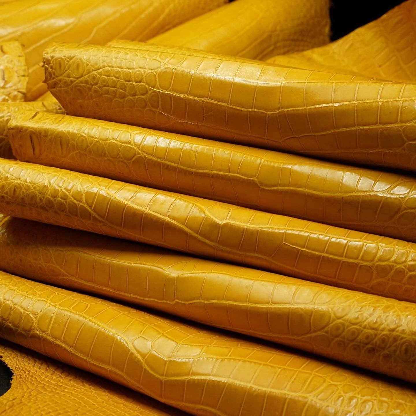 Genuine Leather Finish Quality Assured Tanned Leather from Vietnam Wholesale for Handbags Shoes Lining