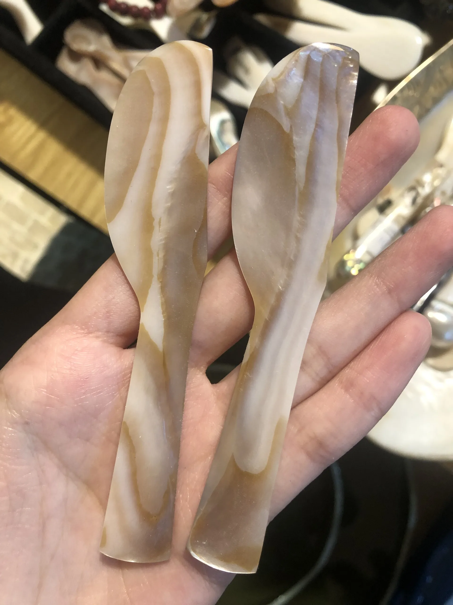 Wholesale Mother Pearl Caviar Spoon and Placemat Natural MOP Vietnam Shell Pink White Black Kitchen Usage