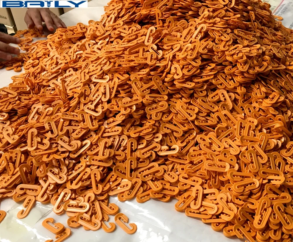 High Quality Catch Wire Clips for securing bird netting in grape planation