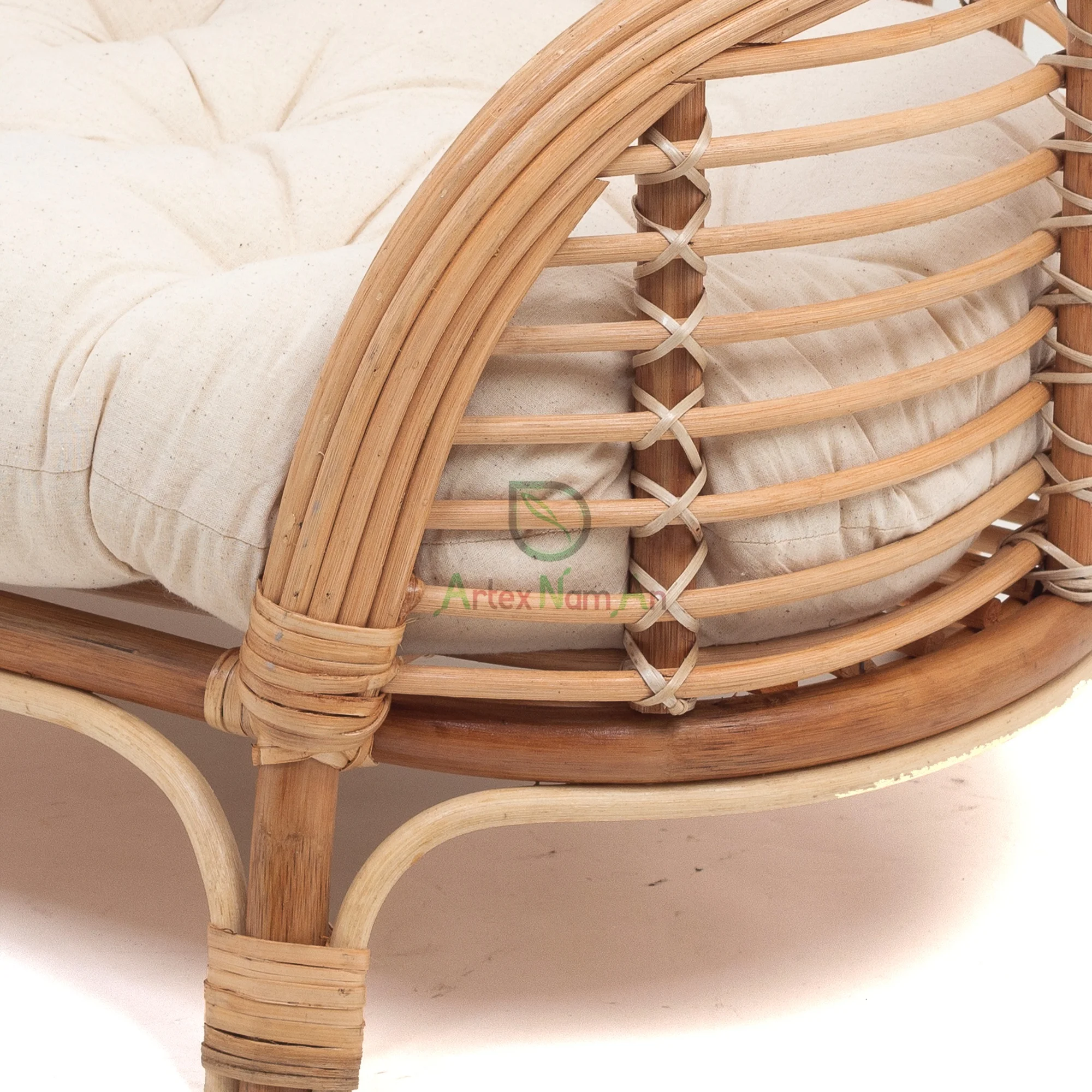 Eco friendly large rattan pet bed with fabric mattress for cat and dog also wicker bed for pet supplies