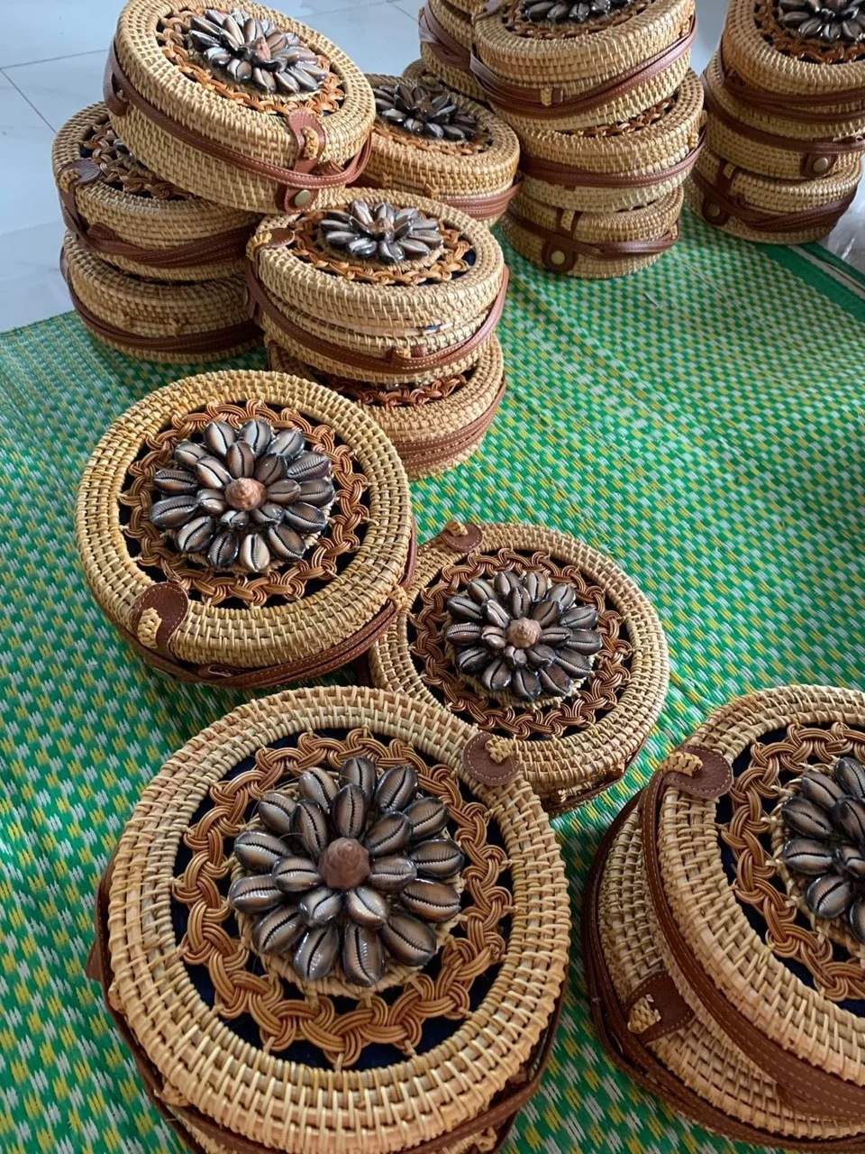 Уникальная стильная пляжная сумка из ротанга с кожаным ремешком для женщин-богемный тканый кошелек от Vigifarm