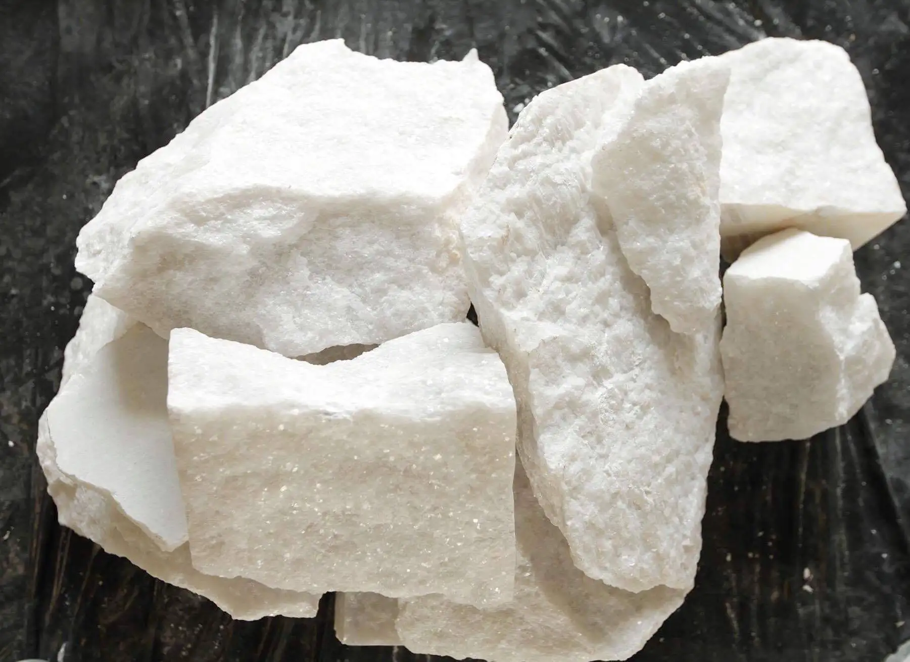 CHEAP PRICE CALCIUMCARBONATE CACO3 LIMESTONE ROCKS FOR INDUSTRIAL GRADE WHOSALE IN BULK FROM VIETNAM