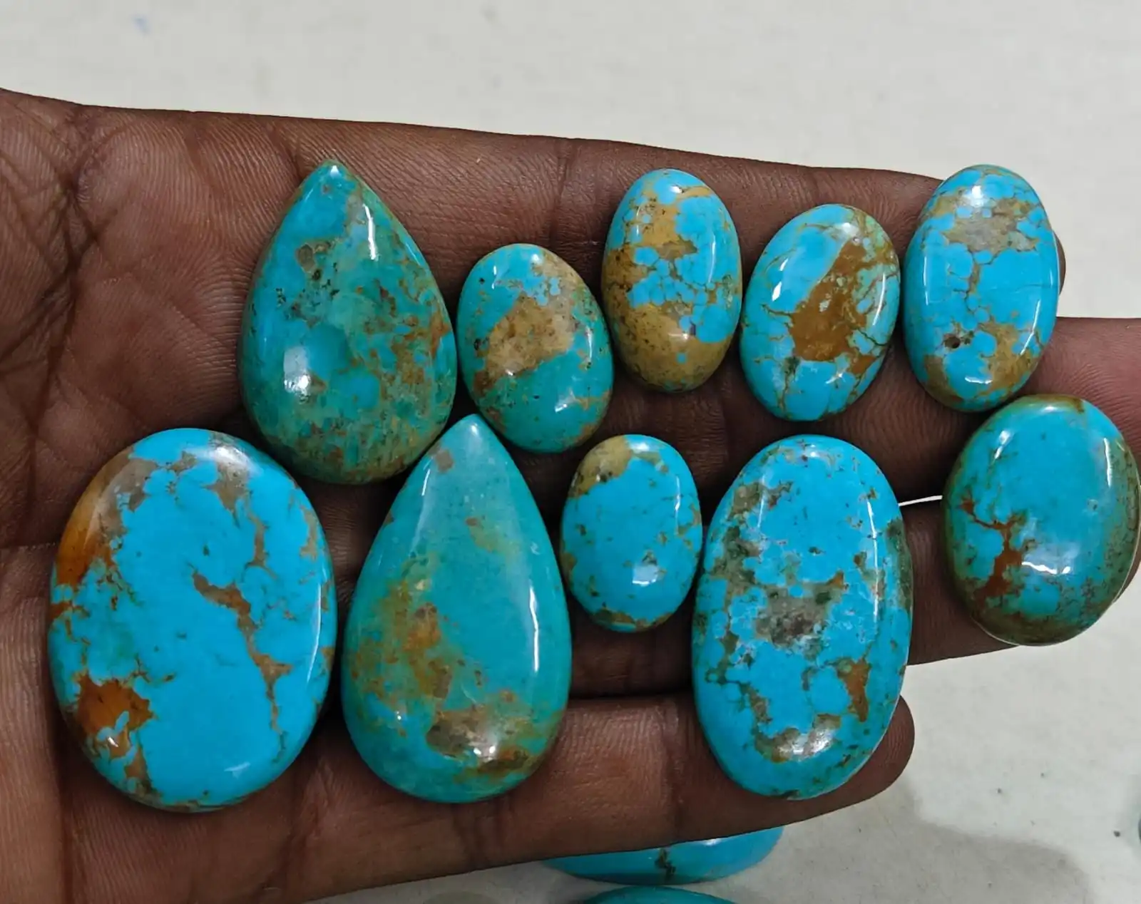 Beautiful Arizona Turquoise Cabochon Gems Natural Quartz Smooth Loose Stones Pear Shape for Jewelry Wholesale Customize Options