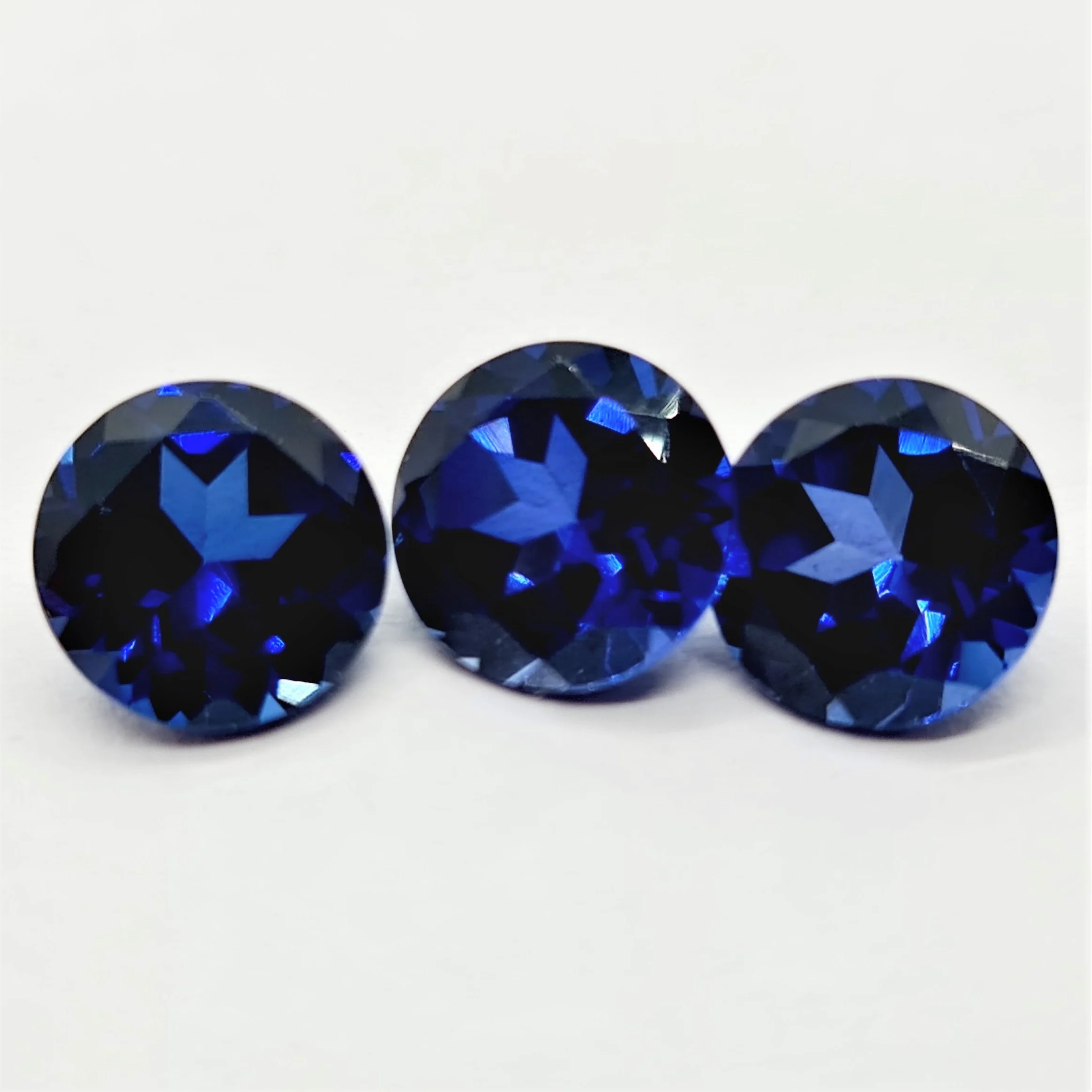 Created Corundum Gemstone Hand Cut round faceted Wholesale cut in all calibrated sizes till 20mm
