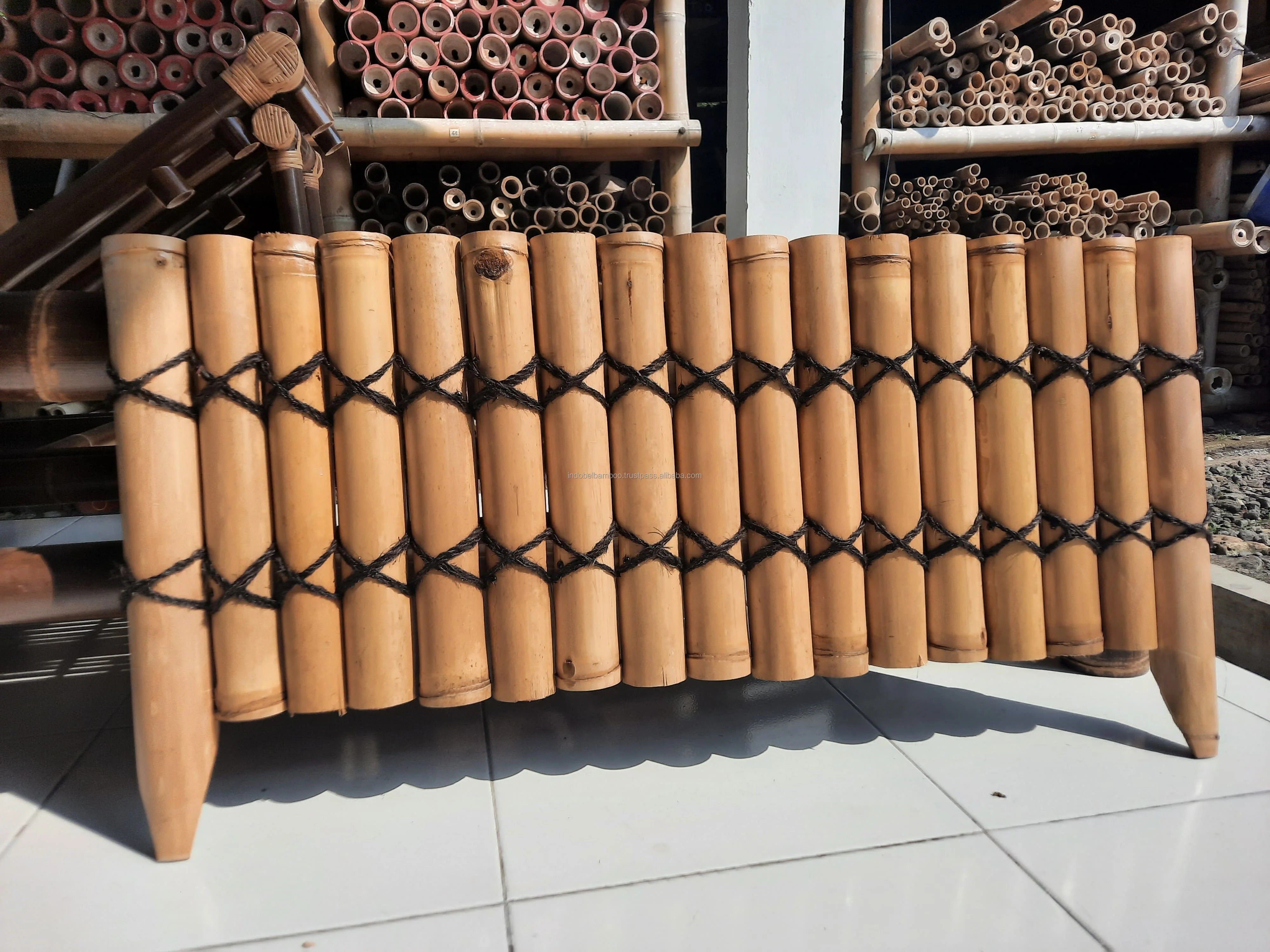 Natural wall panel bamboo border