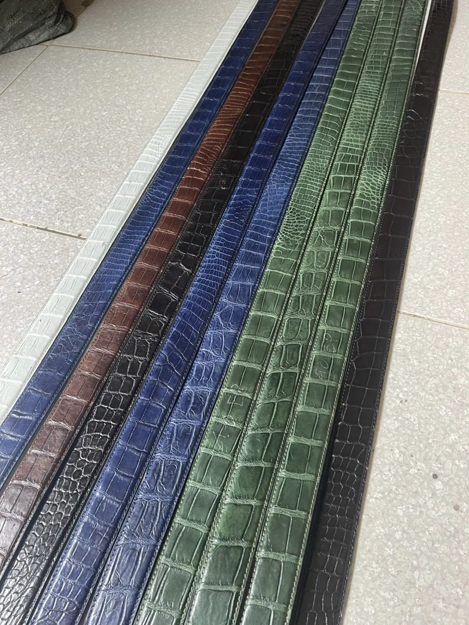Wholesale Custom Logo Genuine Etoxic Croco Cowhide Leather Belt for Men Reversible Pin Buckle Western Automatic Style Pakistan