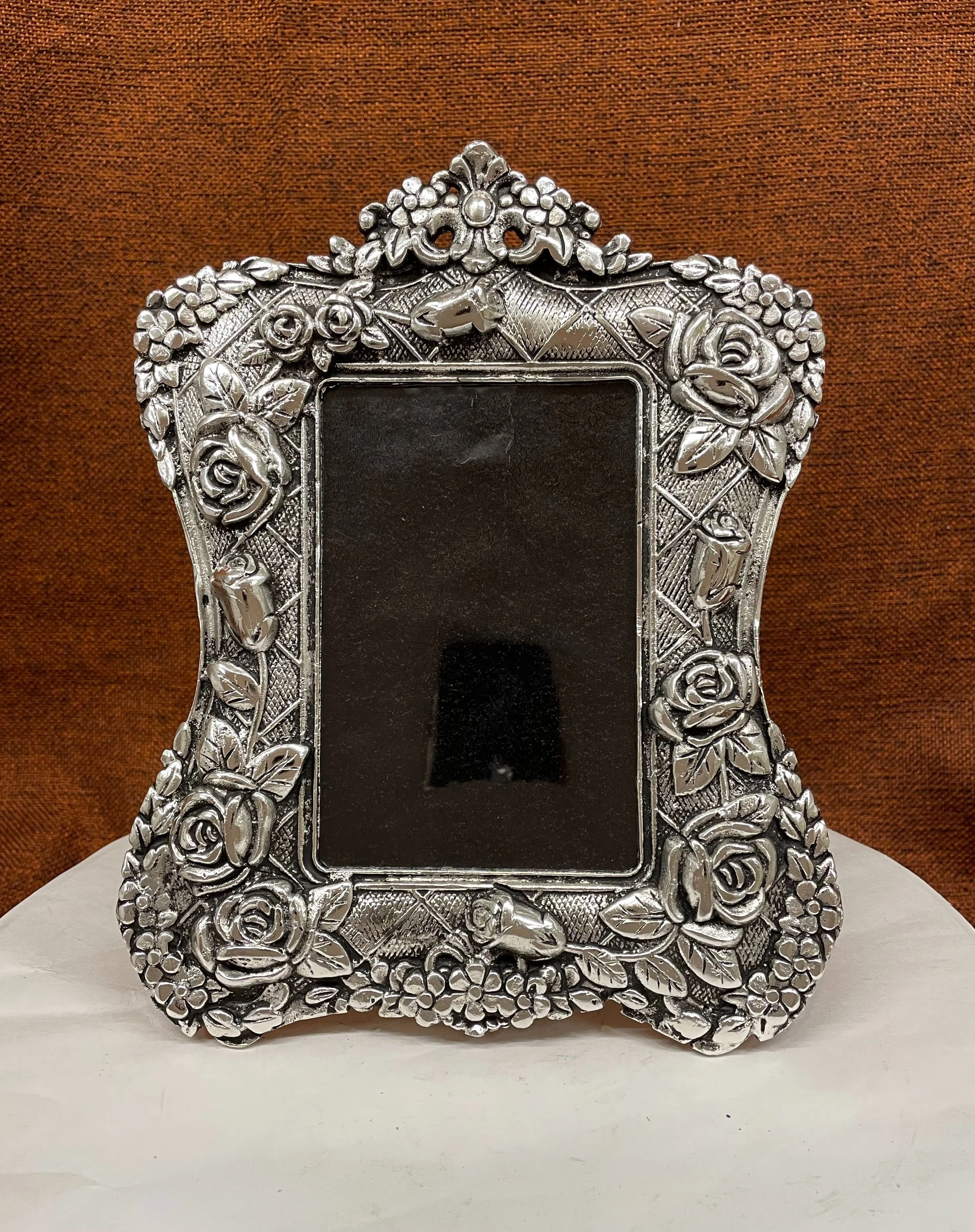 New Arrival Retro European photo frame Art Handmade Decorative Silver Plated Photo Frame 10 inch For Home Decoration And Gifting
