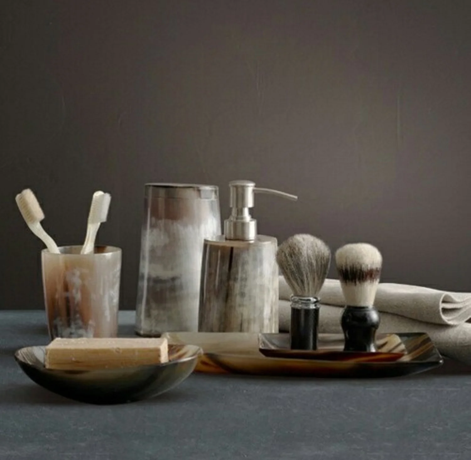 Soap Dish with, Tooth Brush Holder, Bathroom Accessories Made of Resin Bathroom Set Wholesale