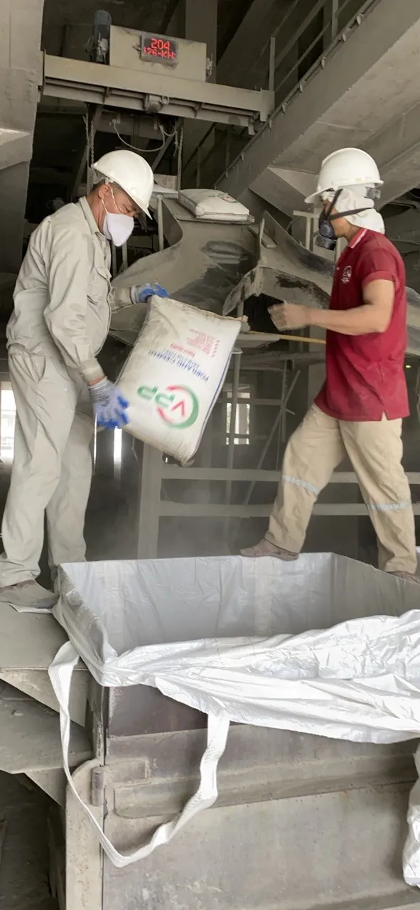 Top Sale Building Construction Materials  Portland Cement 42.5  Grey Color Rapid Hardening Composite Portland Cement