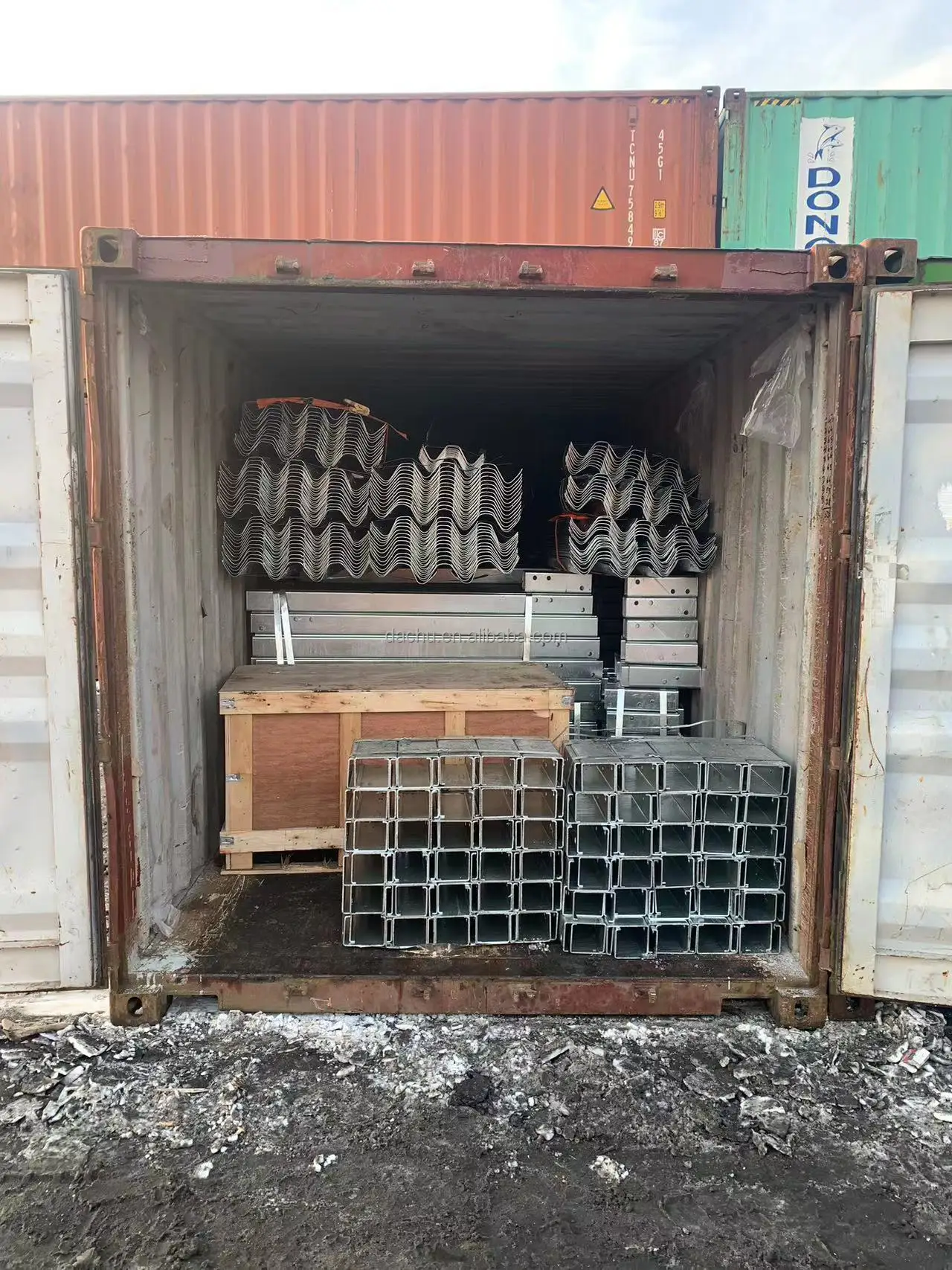 DACHU Hot DIP Galvanized W Beam Highway Guardrail Customized Traffic Crash Barrier for Enhanced Road Safety