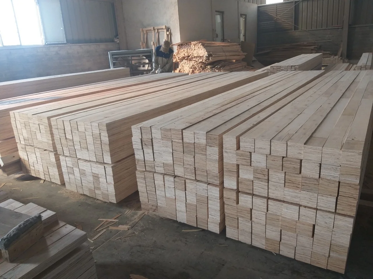 VietNam LVL plywood LVL timber manufacturer for Pallet/Construction/Furniture with high quality