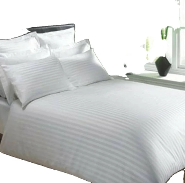 Комплект постельного белья из белого хлопка