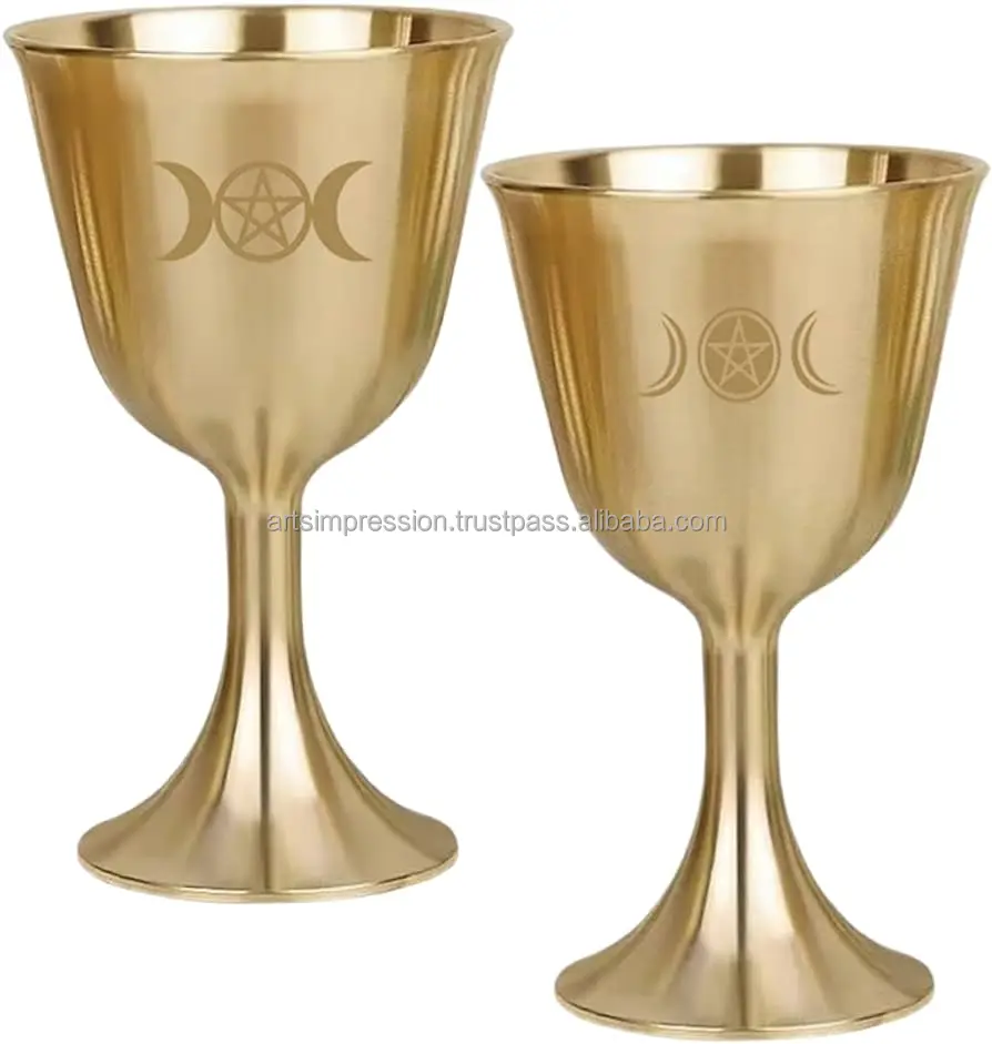 Shiny gold beautiful wine Goblet unique size stylish wine glass embossed working with fine quality water drinking beer use items