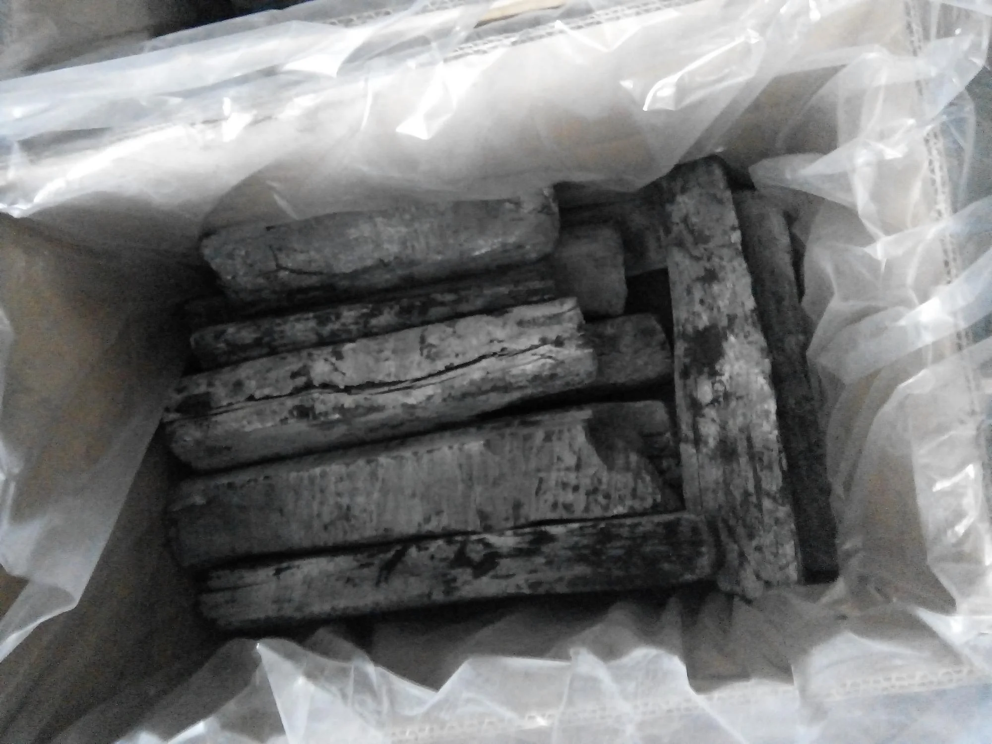 6 Hour Ignition Time High Temperature White Charcoal Made From Maitiu 96 % Carbon In Vietnam By Minh Nao