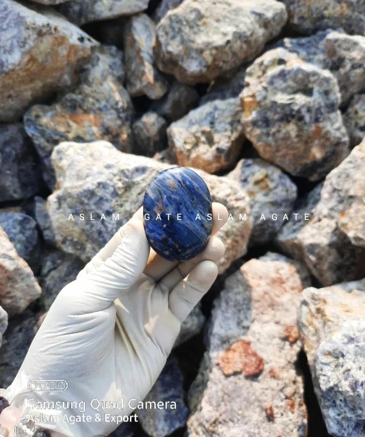 PREMIUM QUALITY  SODALITE  PALM STONE , WHOLESALE  PALM STONE FOR MEDITATION AND HOME DECORATION