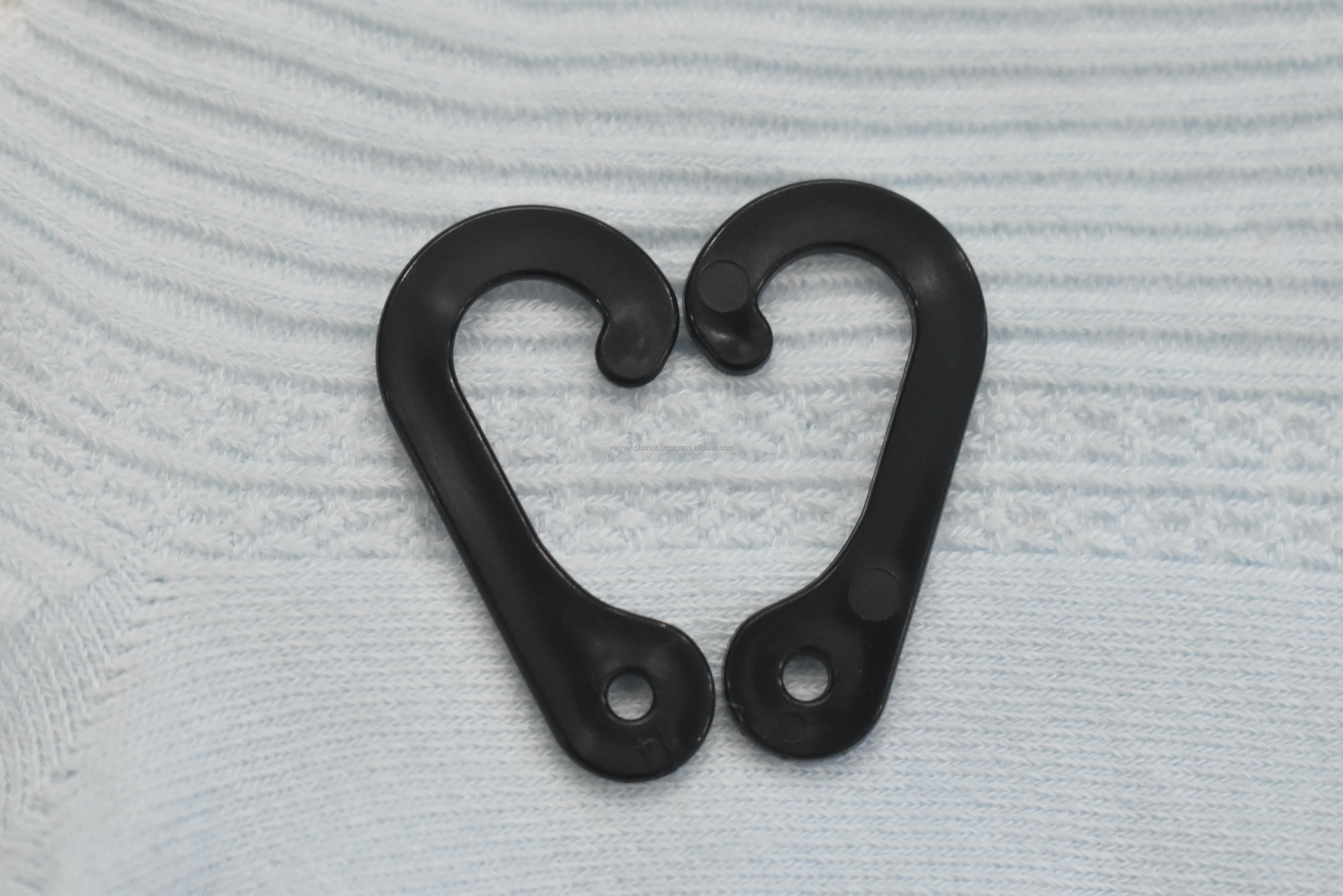 The Hook for Hanger 10 is made of recycled PP with GRS from Van Nang Banok garment accessories factory for display of clothes