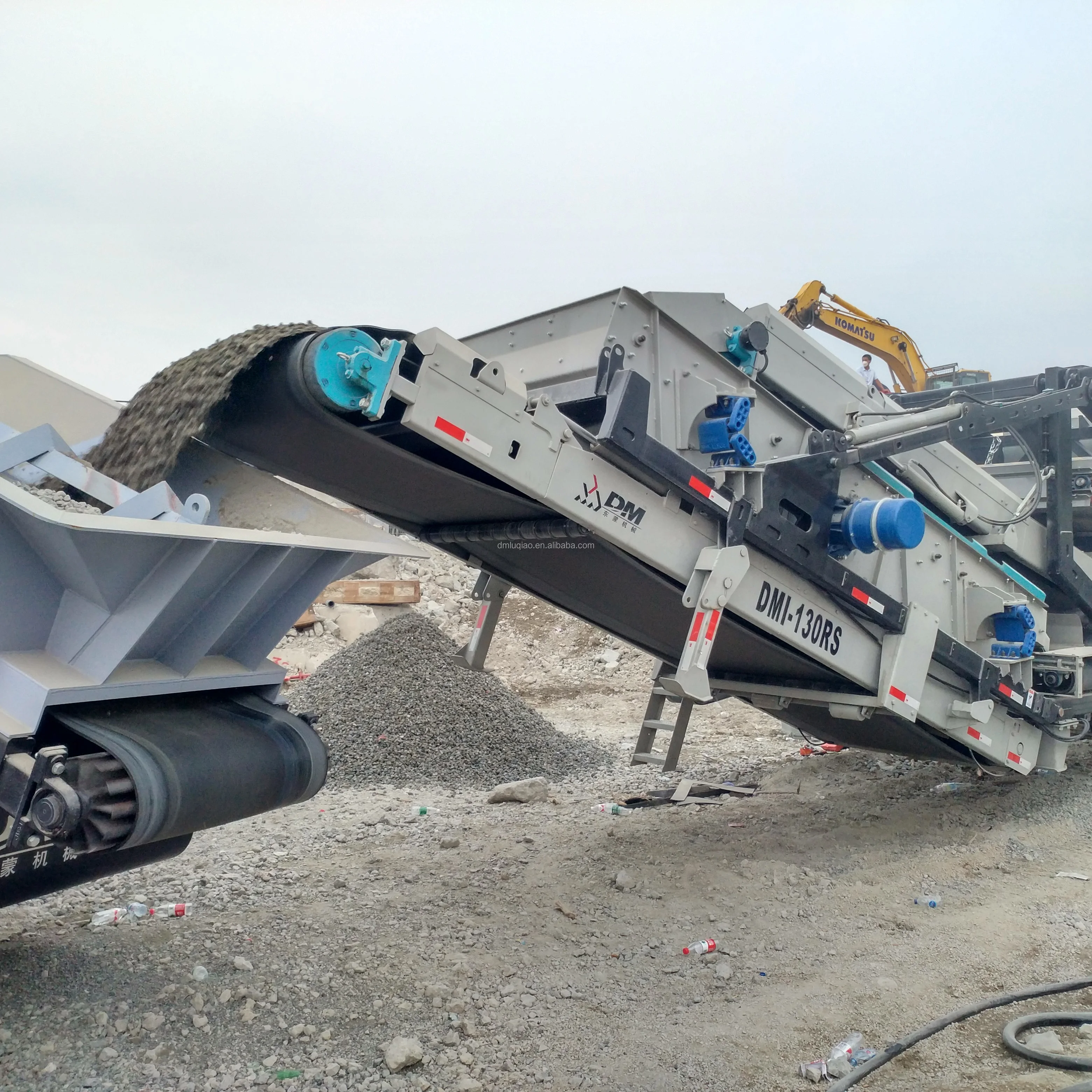Shanghai Dongmeng Portable Mobile Quarry Rock Stone Mobile Concrete Impact Crusher Plants Machine Station Crushing machine