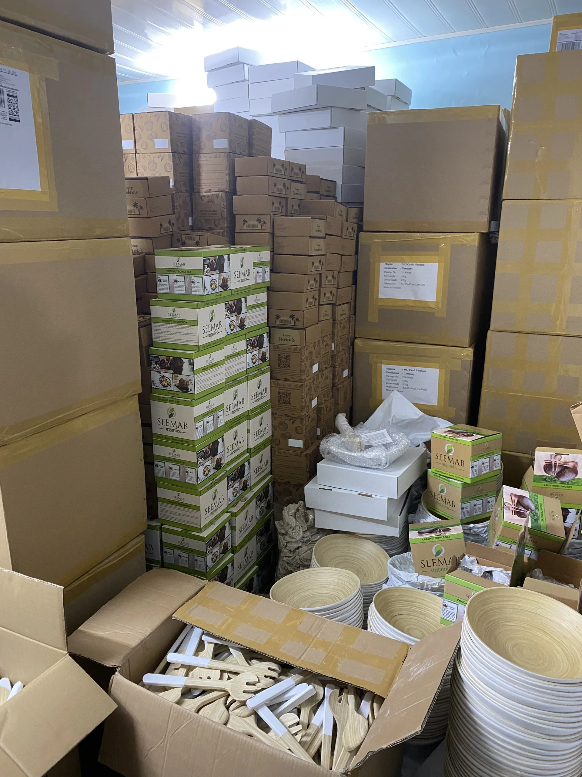 Coconut Shell Cup Coconut Bowl for Dinnerware Natural Made in Vietnam Bamboo Home Hotel Restaurant