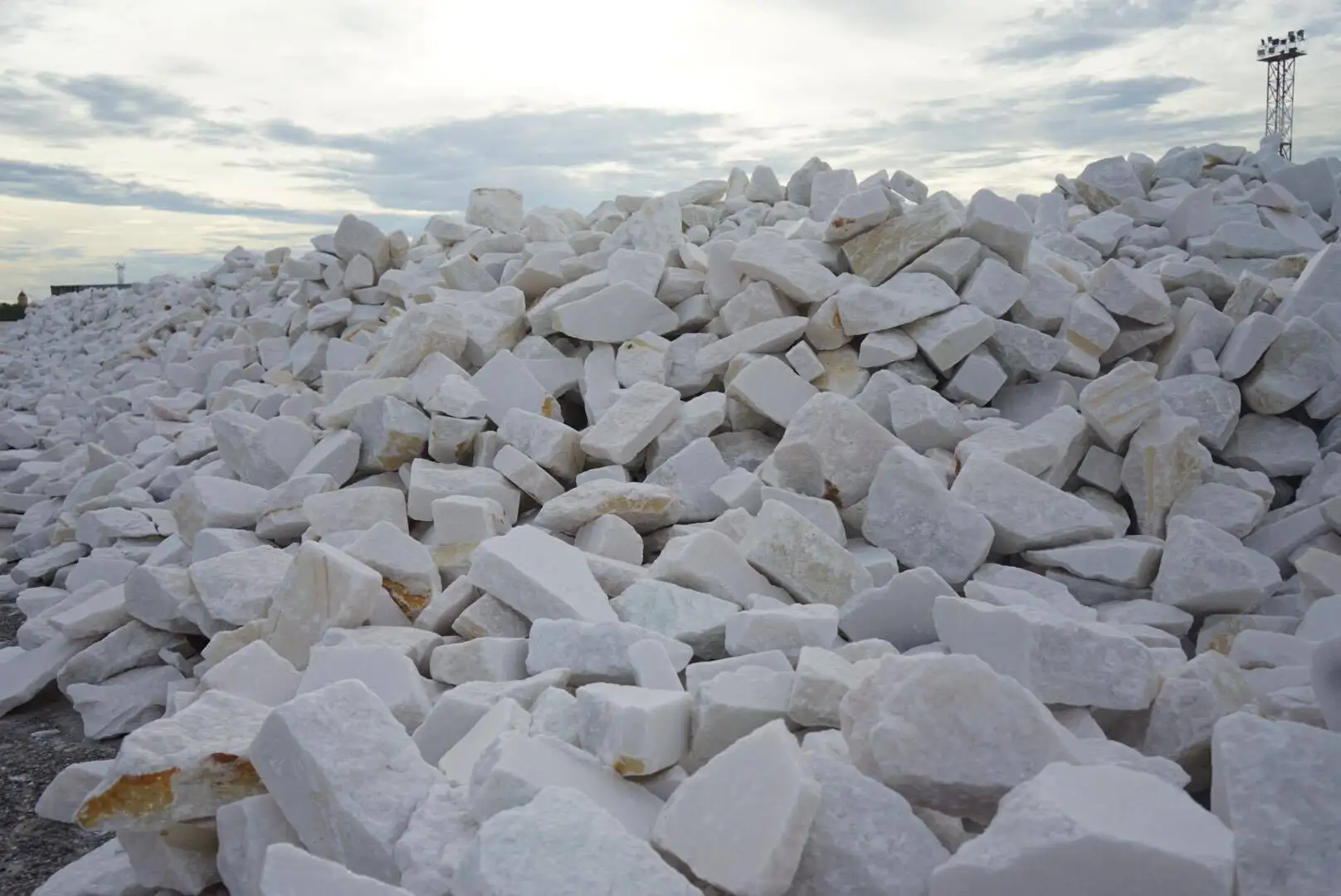 Ground Calcium Carbonate lumps - high purity calcium carbonate - Good quality