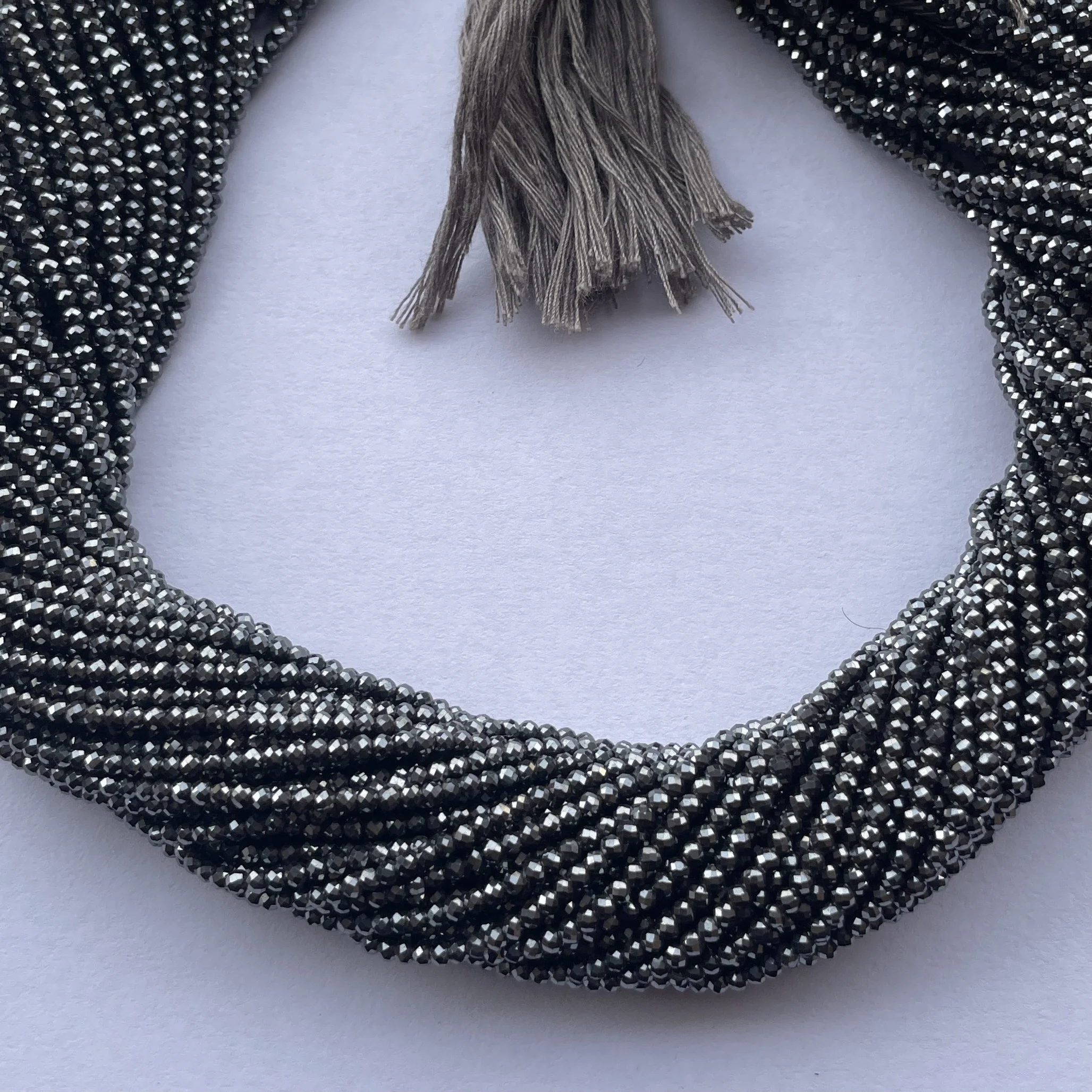 2 мм 3 бусины из натурального микро гематита с гранями нитка драгоценных камней для ювелирных украшений от ИНДИЙСКОГО Производителя