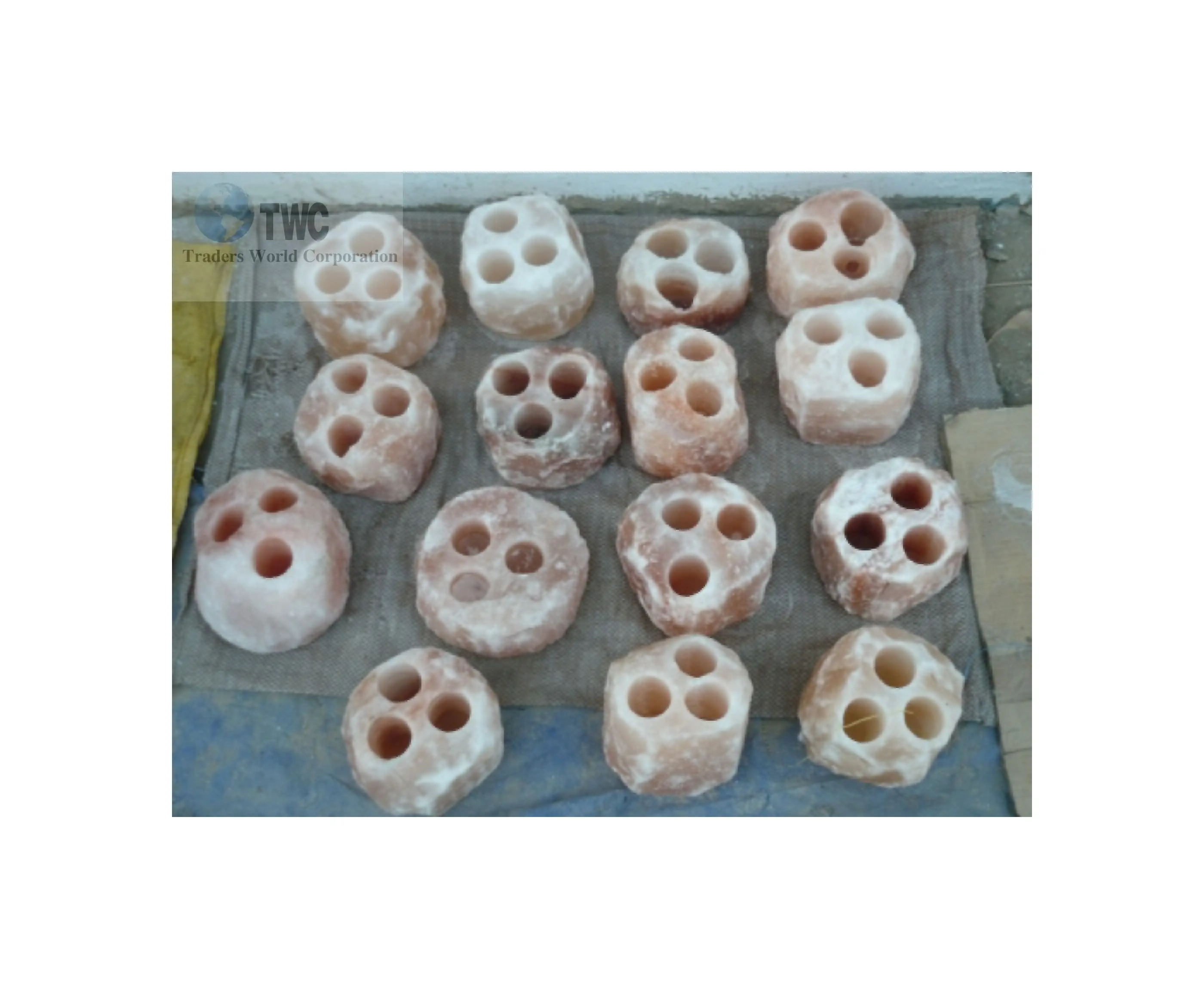 Beautiful Handcrafted Pink Salt Crystal Candle 3-Hole 2-2.5kg Natural Stone Theme Direct Factory Wholesale Price from Pakistan