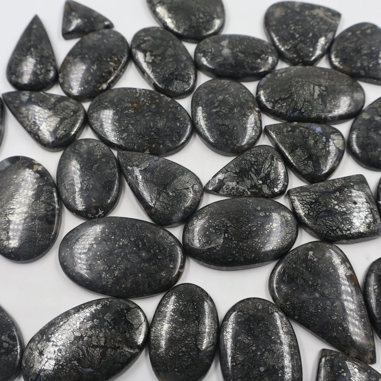 Handmade Natural Marcasite Free High Grade Oval Shape Loose Crystal Quartz Gemstone for Crafts and Jewelry Making