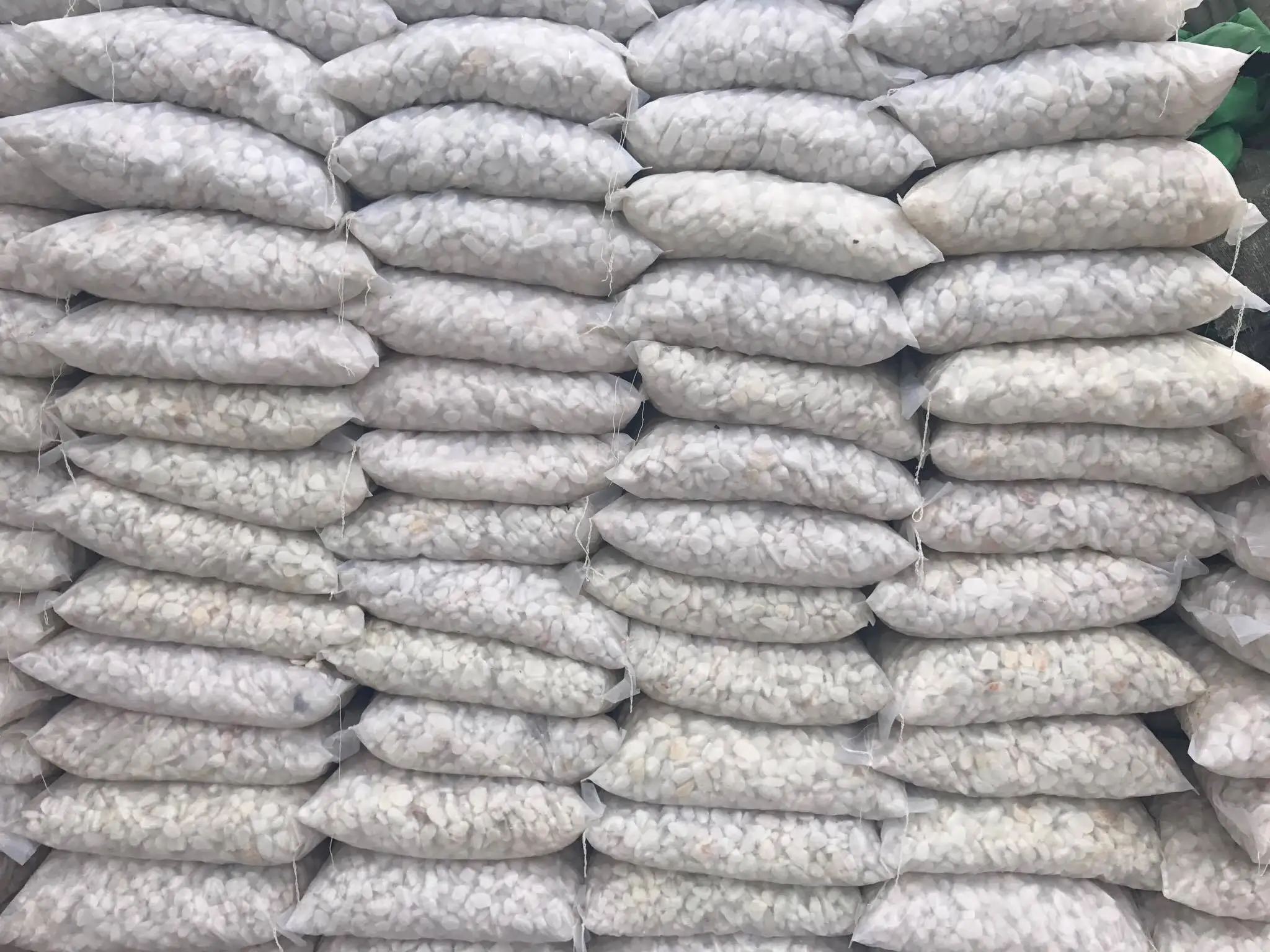 CHEAP PRICE CALCIUMCARBONATE CACO3 LIMESTONE ROCKS FOR INDUSTRIAL GRADE WHOSALE IN BULK FROM VIETNAM