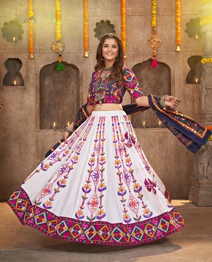 Свадебный дизайнерский темно-бордовый бархат Lehenga Choli Вышитый свадебный лахенга чоли для женщин оптовая продажа 2023 индийской одежды