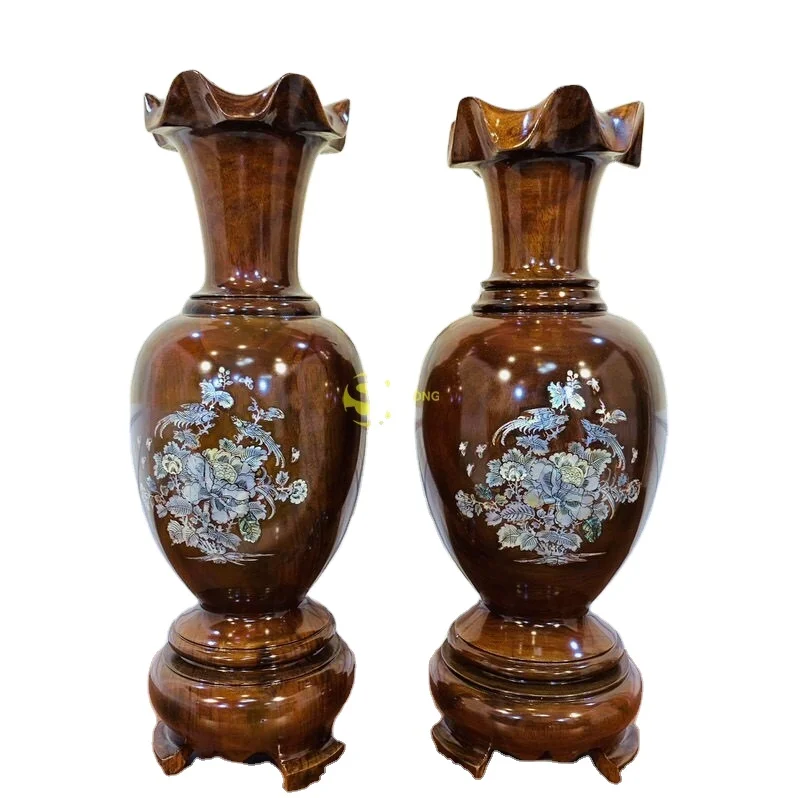 Decorative vase with snails by hand (Chinese feng shui water hyacinth)