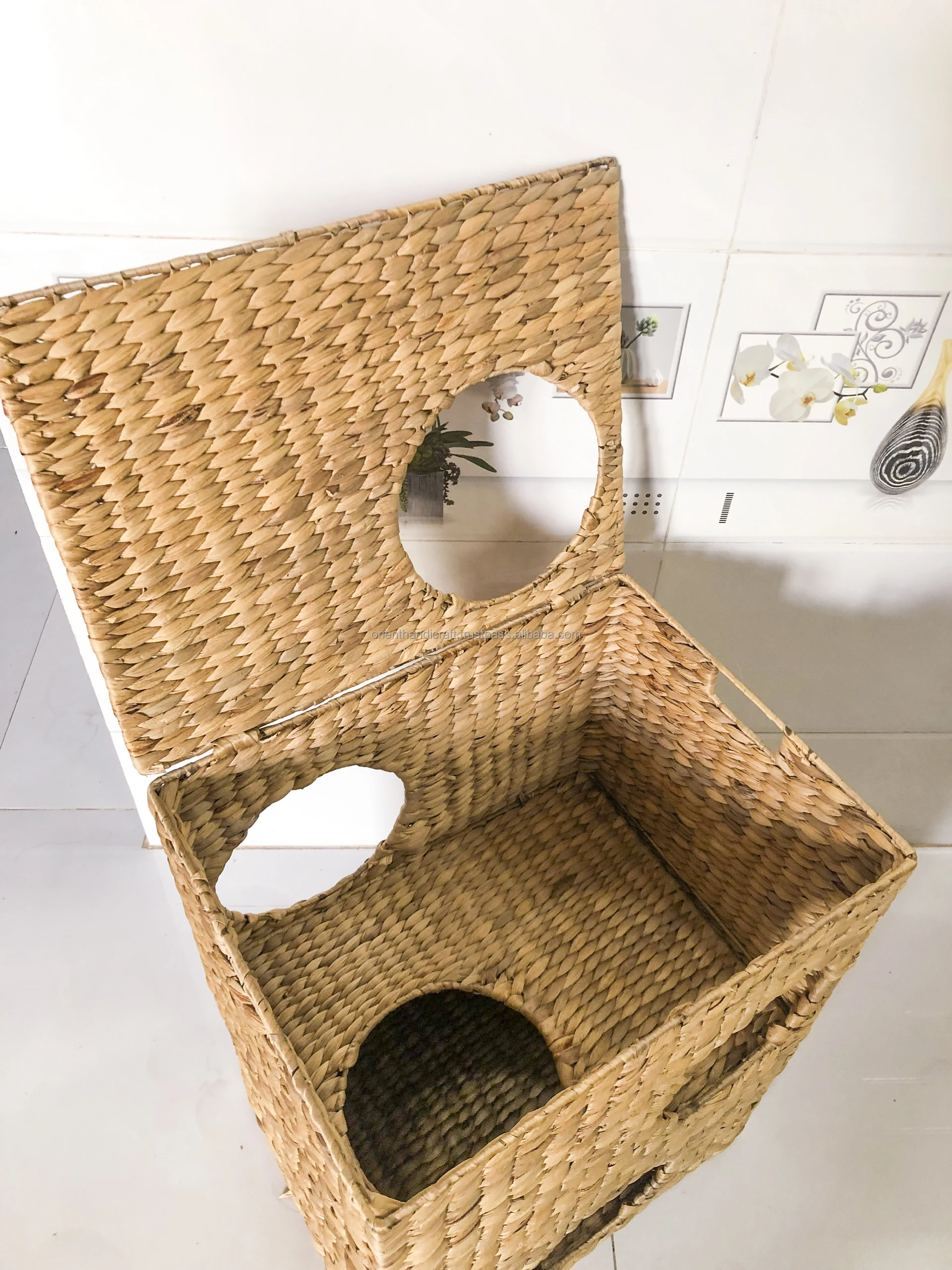 BAHAMAS/ CAVIANA/ARUBA Foldable Water Hyacinth Cat Cave Basket  with Handles and Top Lid for Pet with cushion