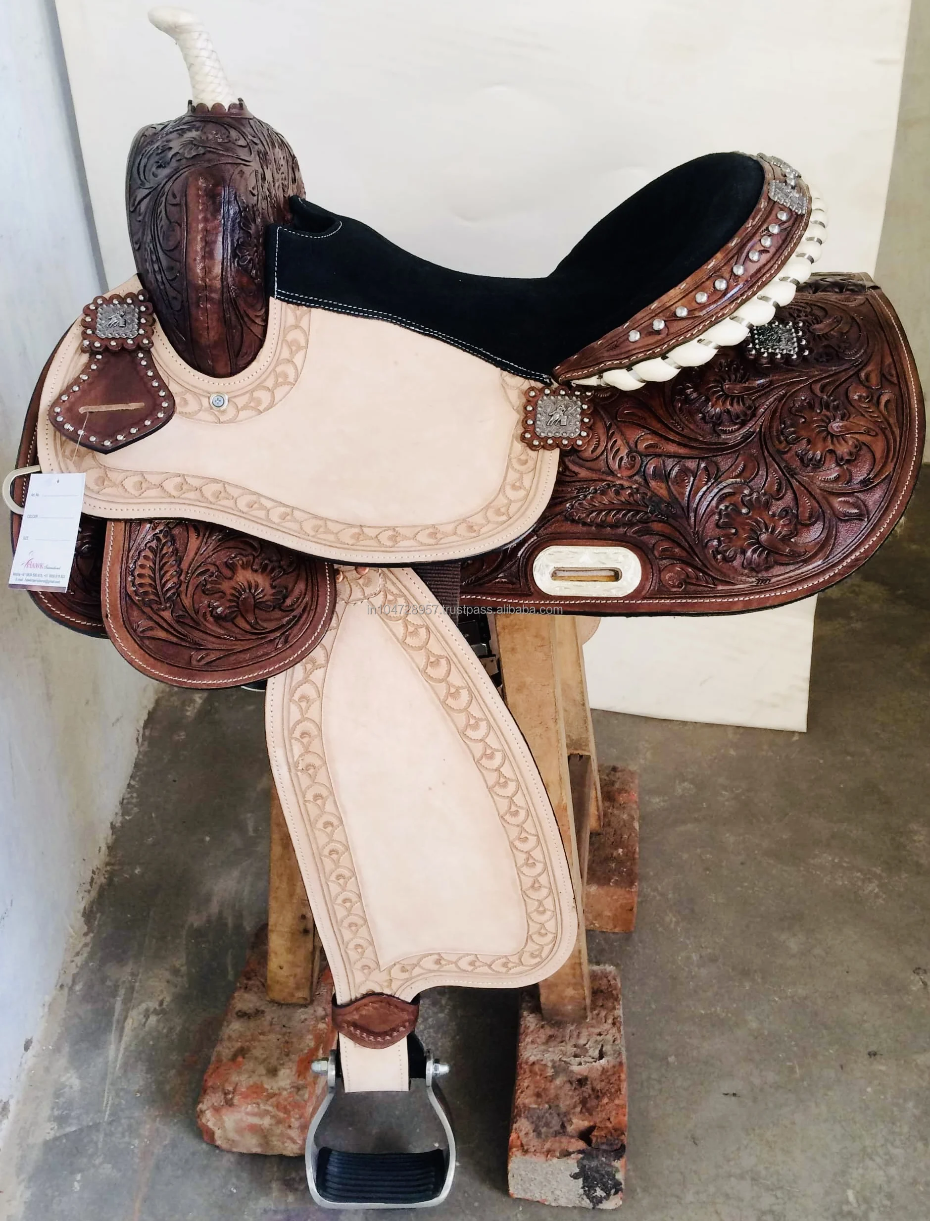 Top Quality Western Saddle Roughout Saddle With Hand Tooled And Carving Barrel Racer Saddle