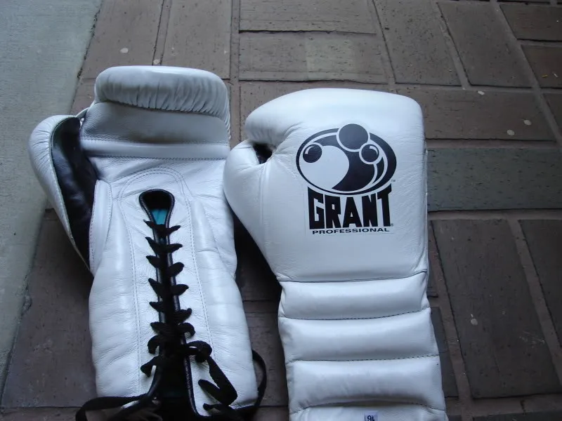 High Quality Leather Boxing Gloves with custom logo Grant Boxing Gloves  guanti da boxe grant